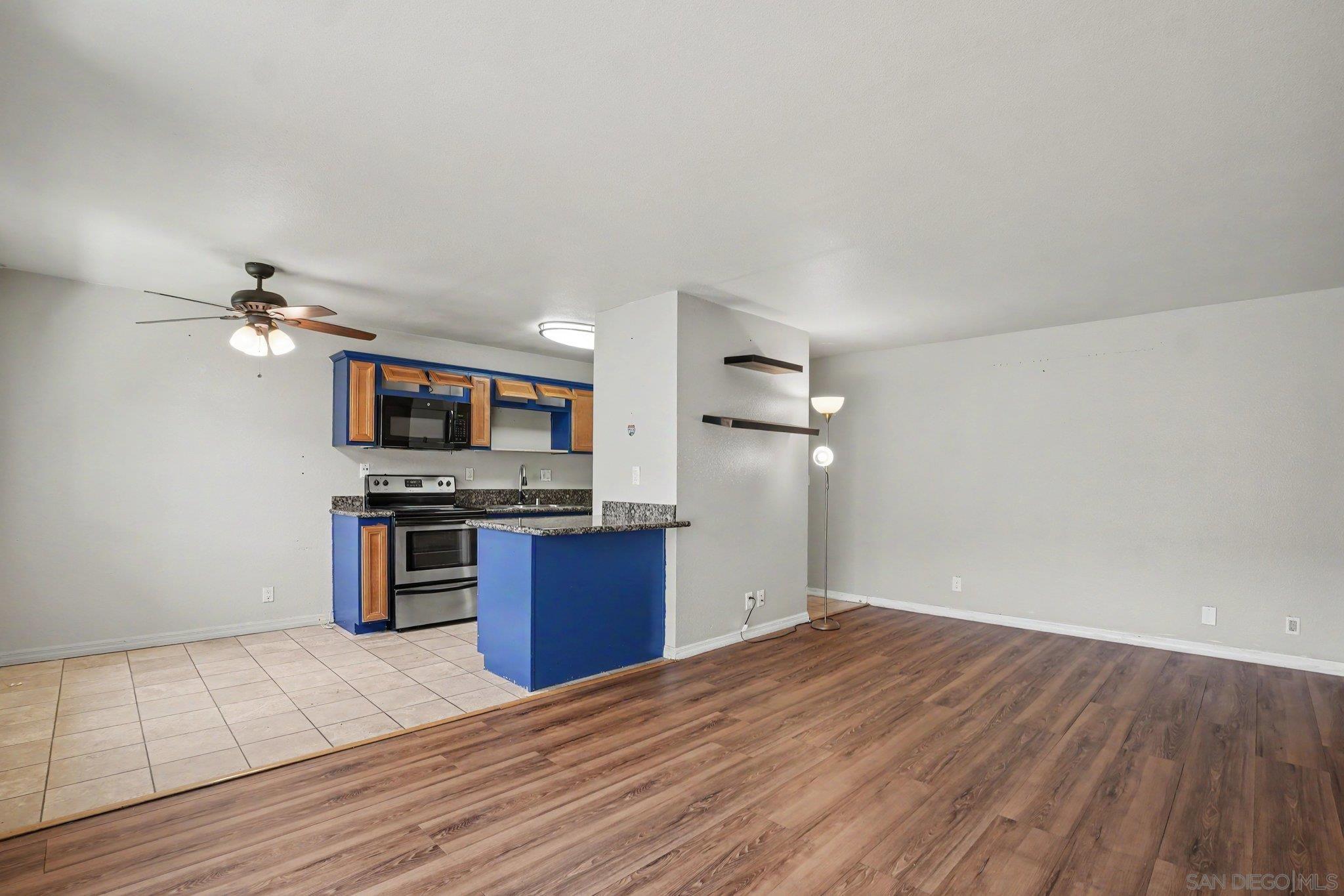 930 Peach Ave 11 — photo