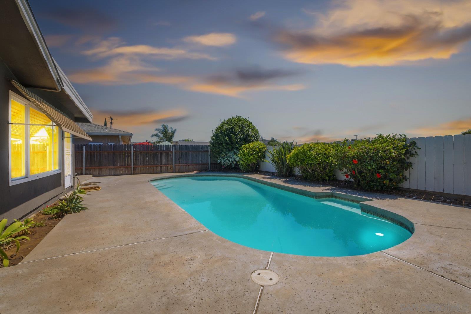 10020 Pino Dr — photo
