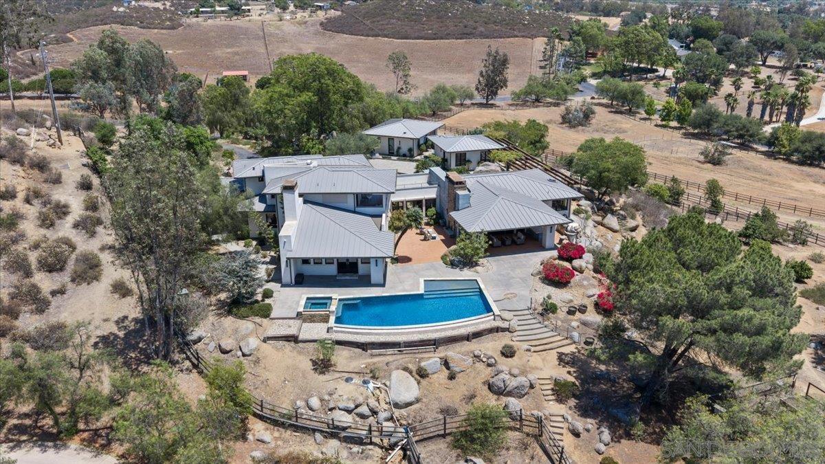 20391 Rancho Villa — photo