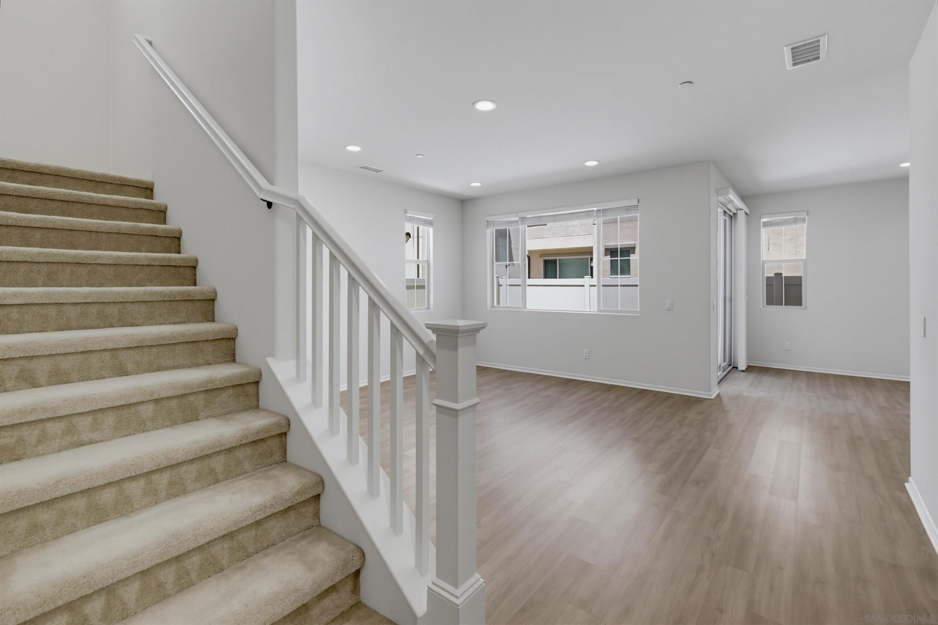 732 Merit Dr — photo