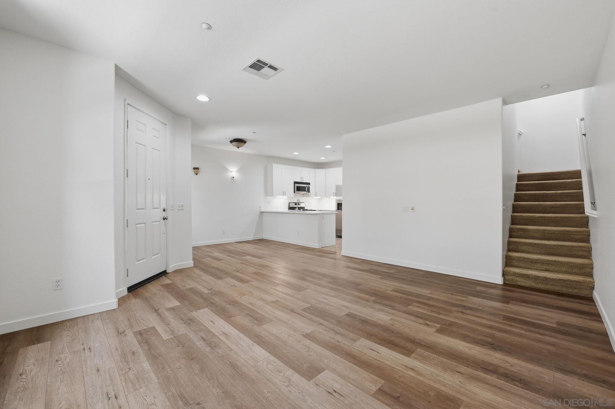 1151 Goddard — photo