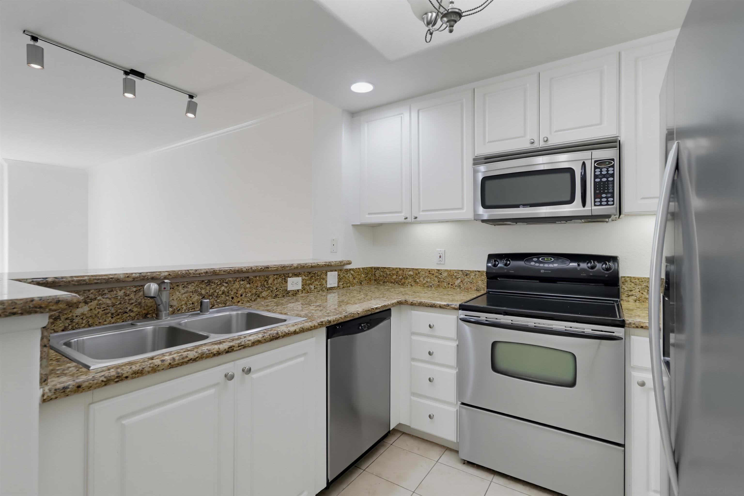 4175 Executive Dr G205 — photo