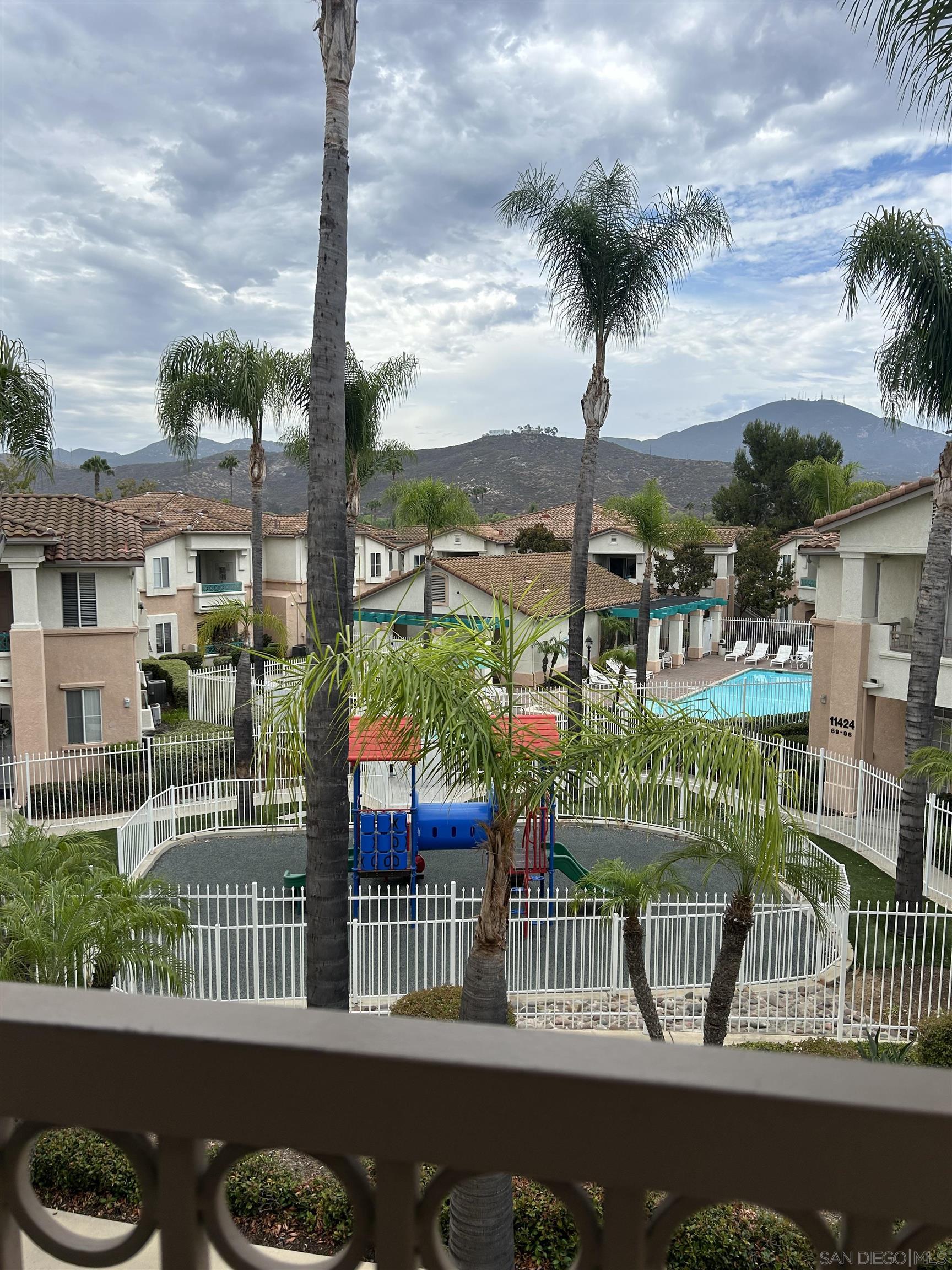 11422 Via Rancho San Diego 86 — photo