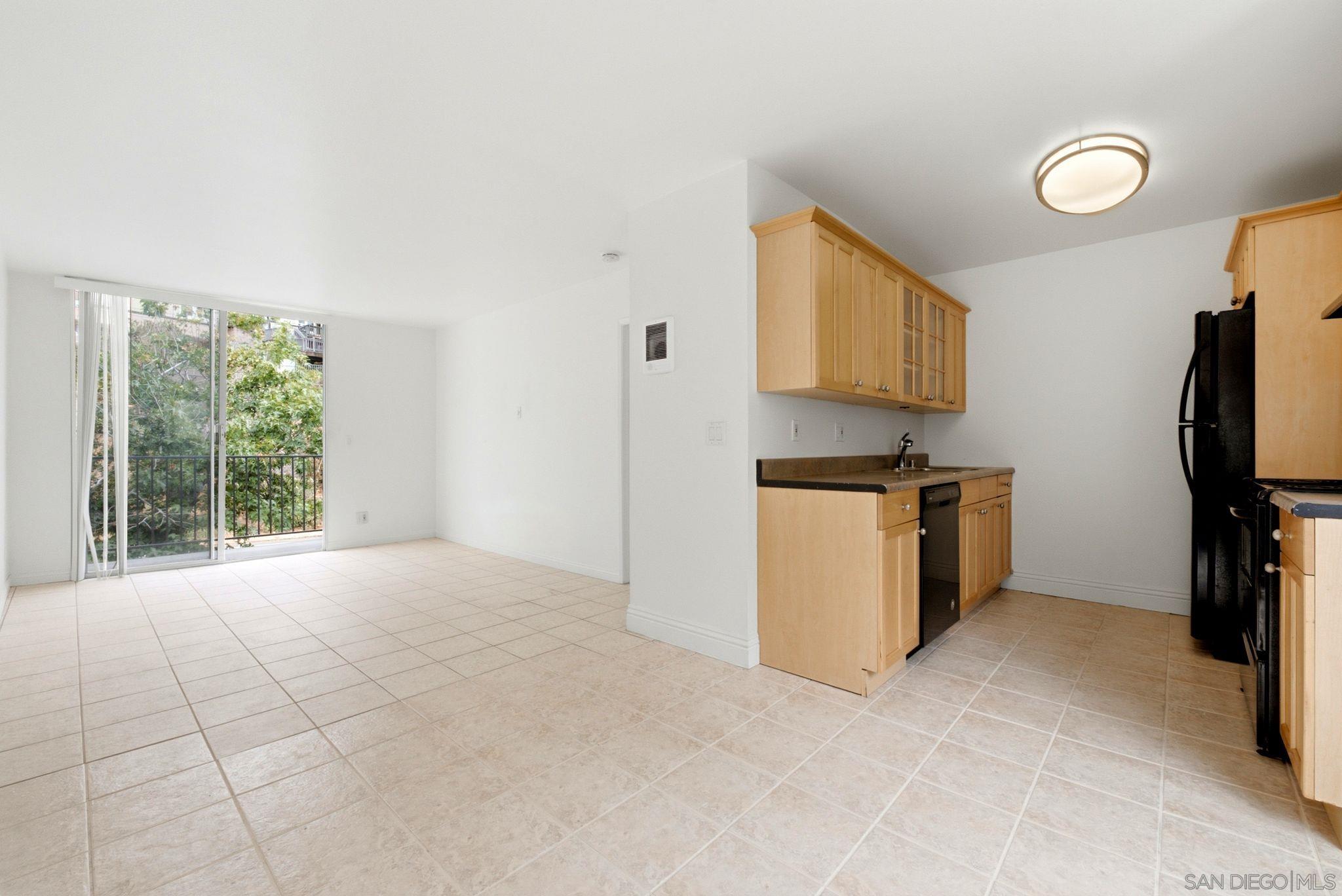 2850 Reynard Way 16 — photo