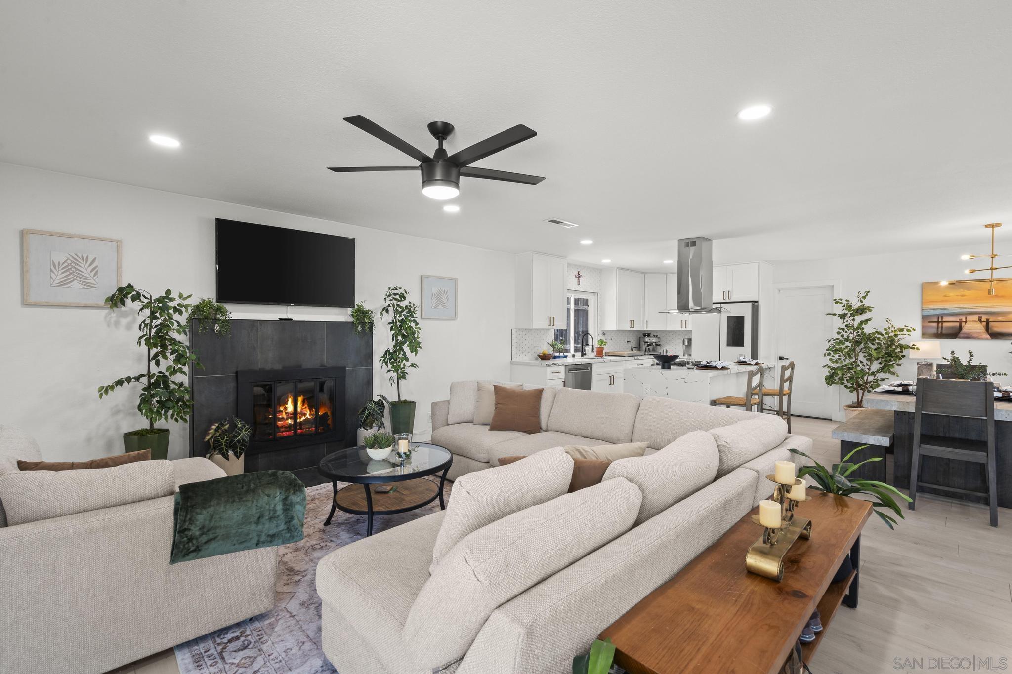 10252 Santana St — photo