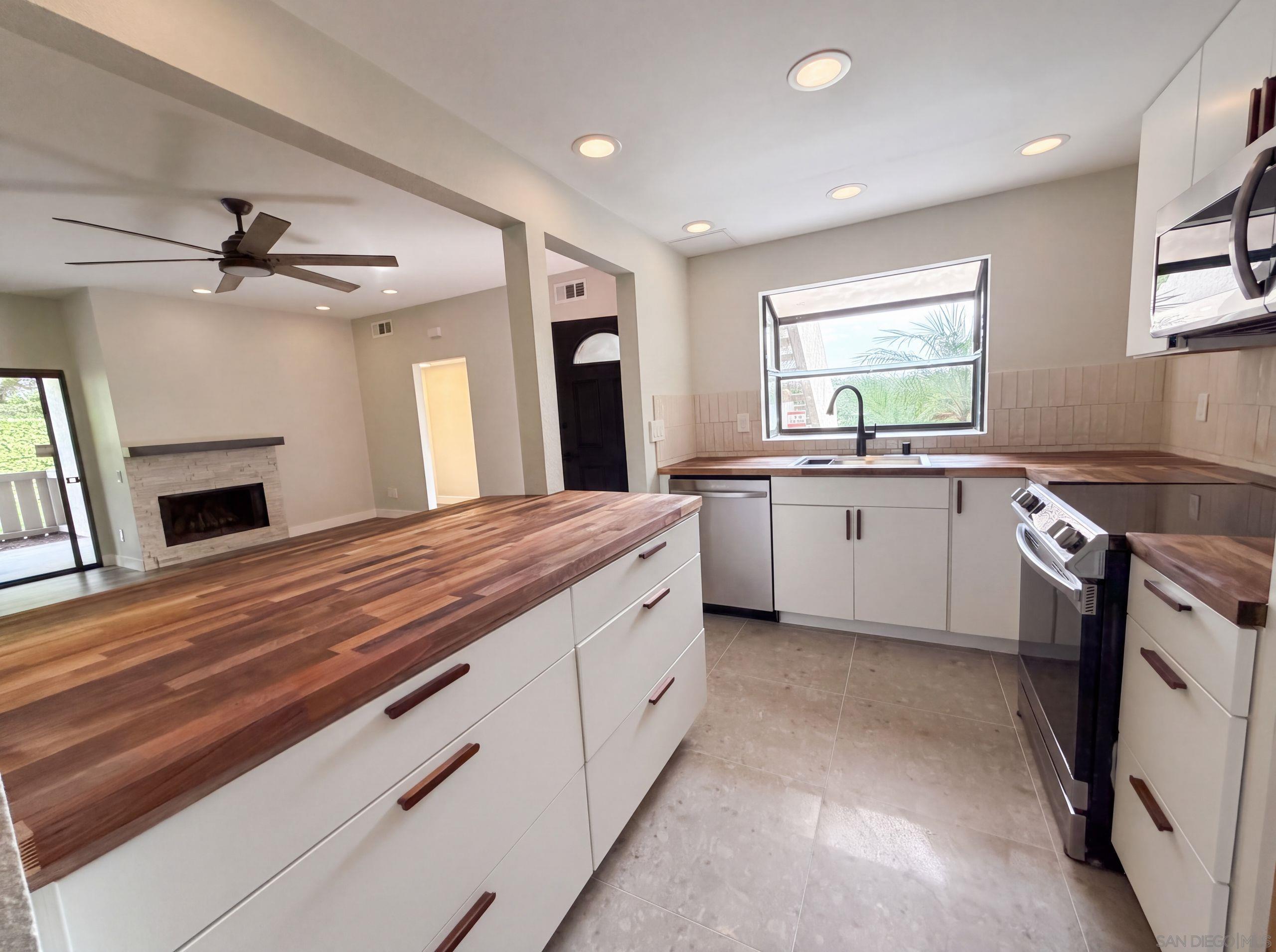 3625 Avocado Vlg 130 — photo