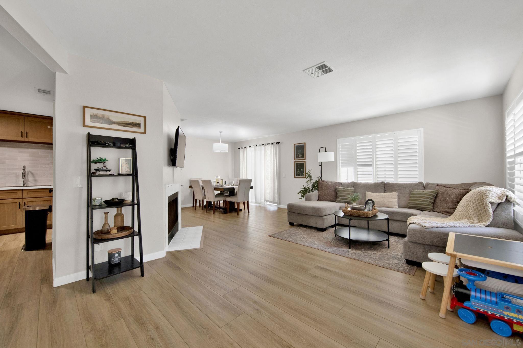 1030 Golden Springs Dr B — photo