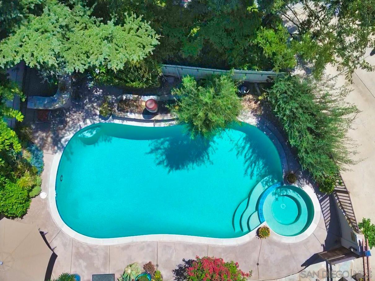 1090 Ellen Ln — photo