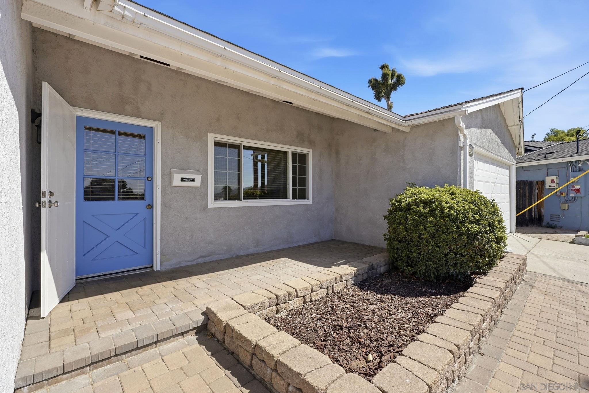 9744 Ramo Ct, Santee, CA 92071
