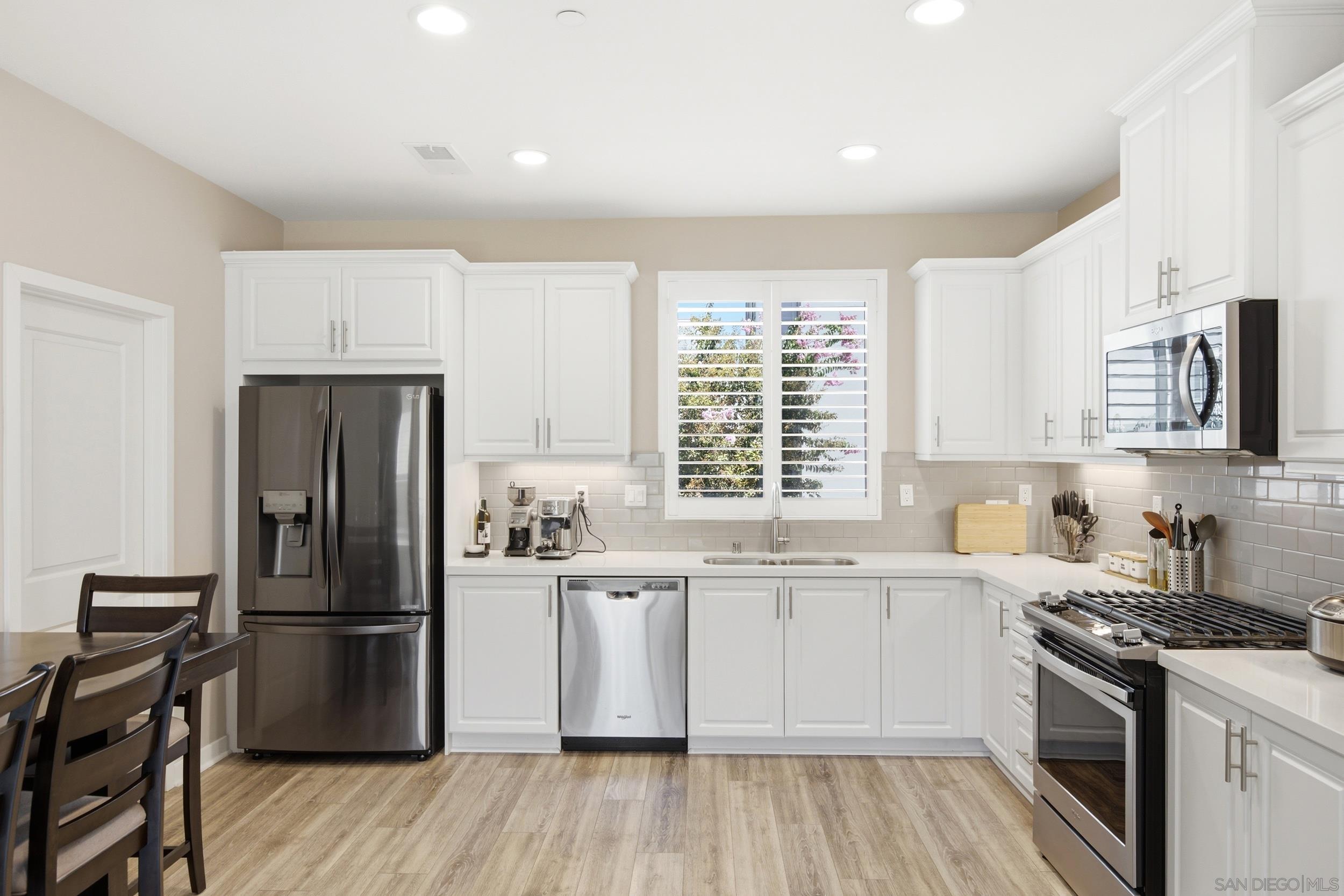 2572 S Escondido Blvd 808 — photo