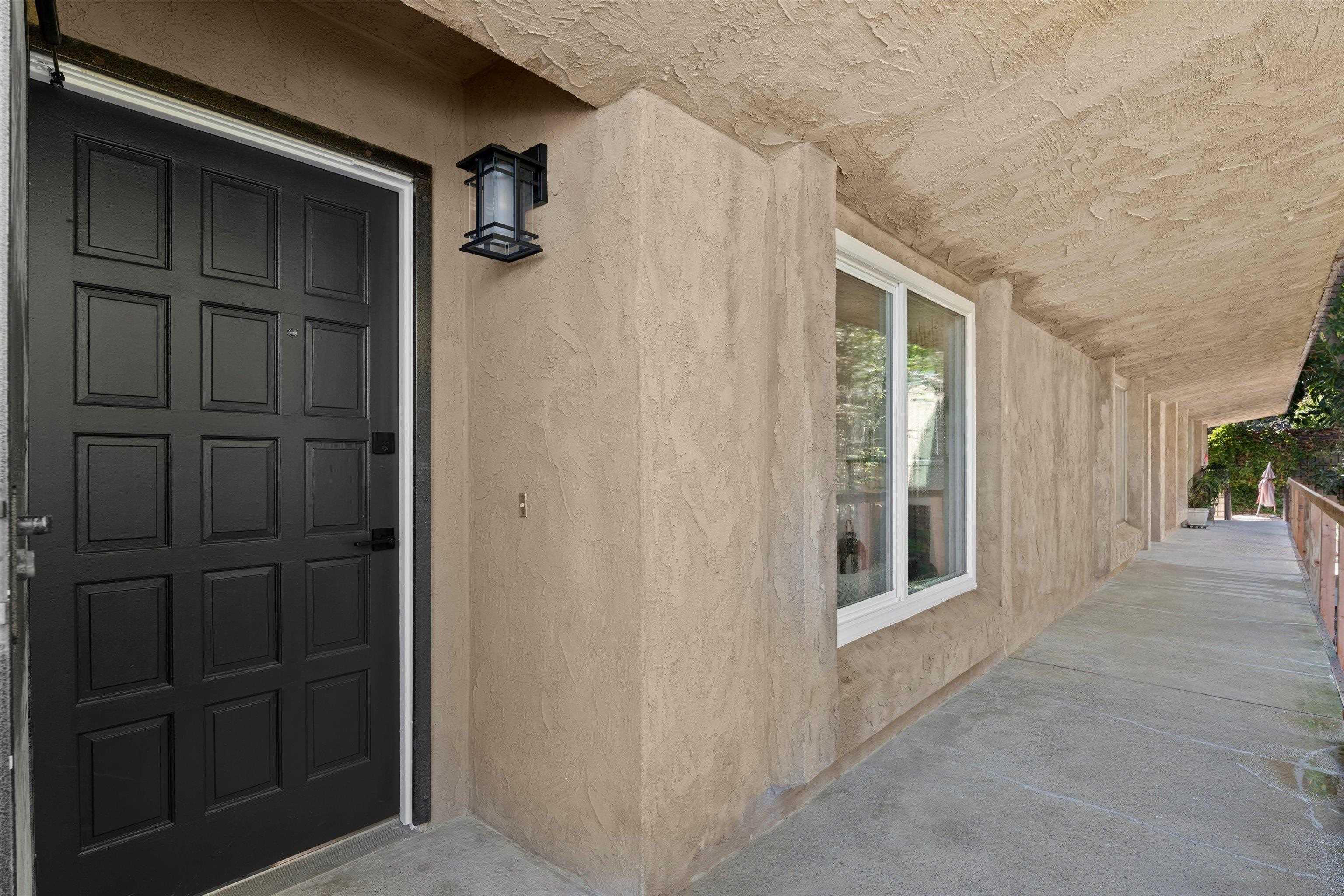 1762 Locust St Unit 4 — photo