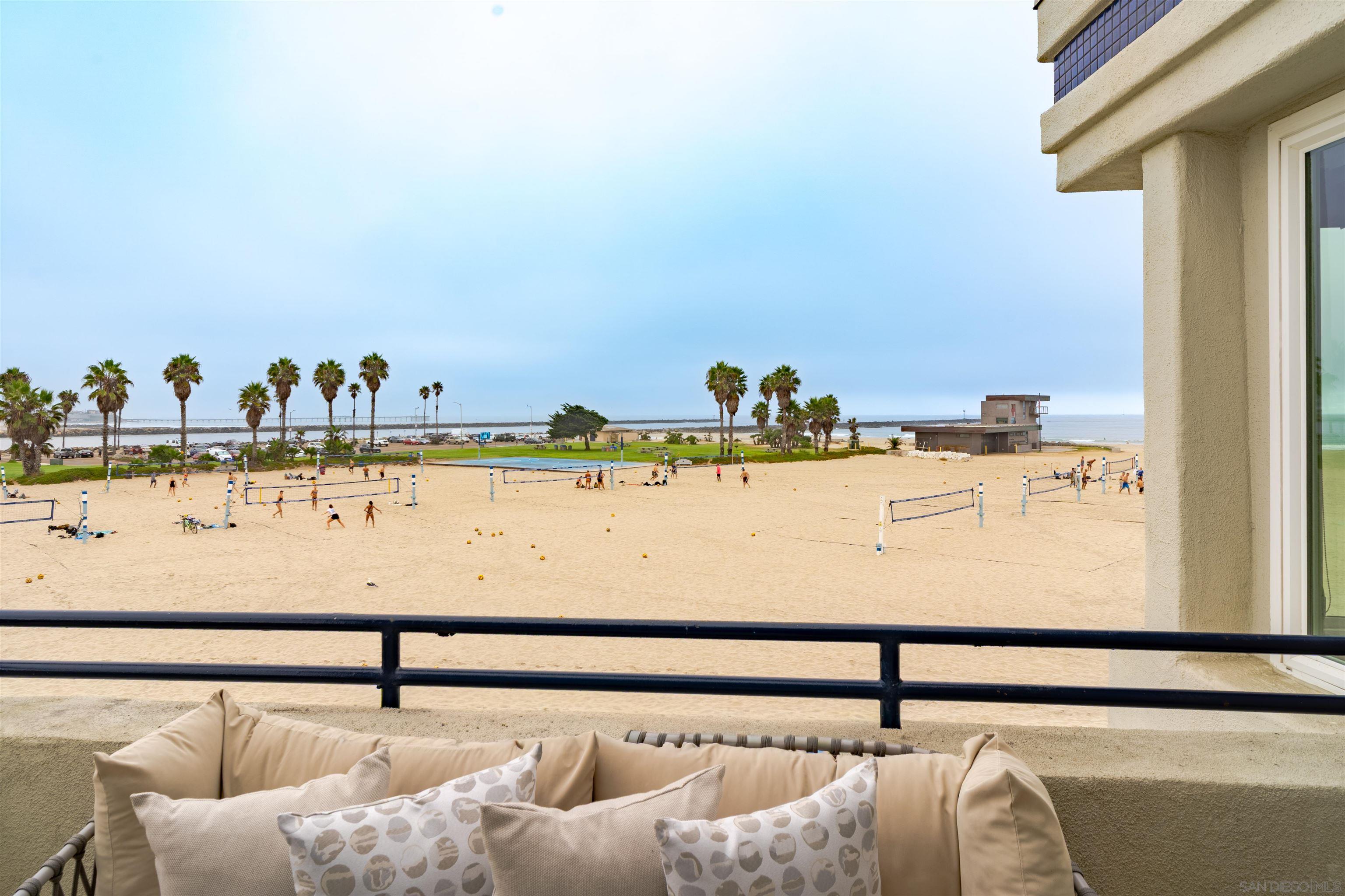 2689 Ocean Front Walk — photo