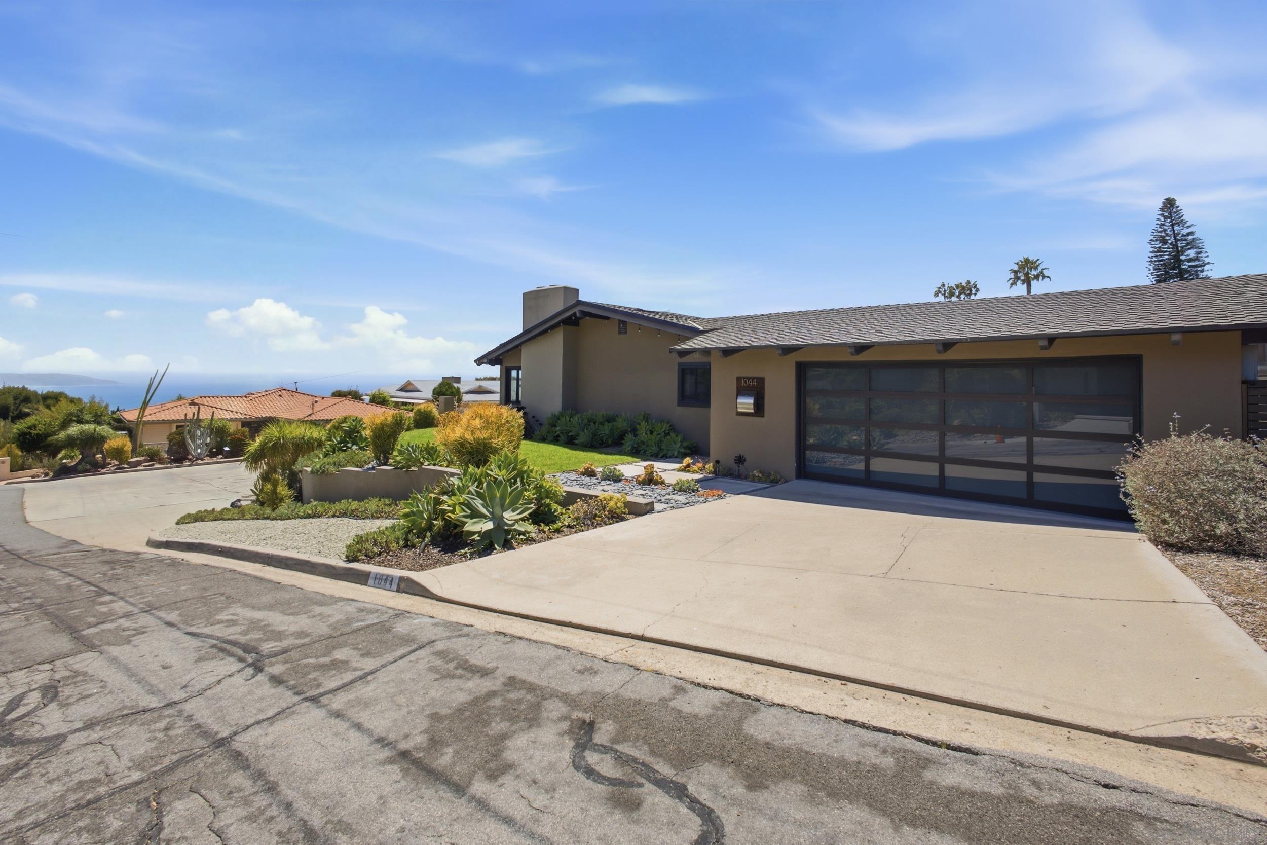 1044 Avenida Amantea — photo