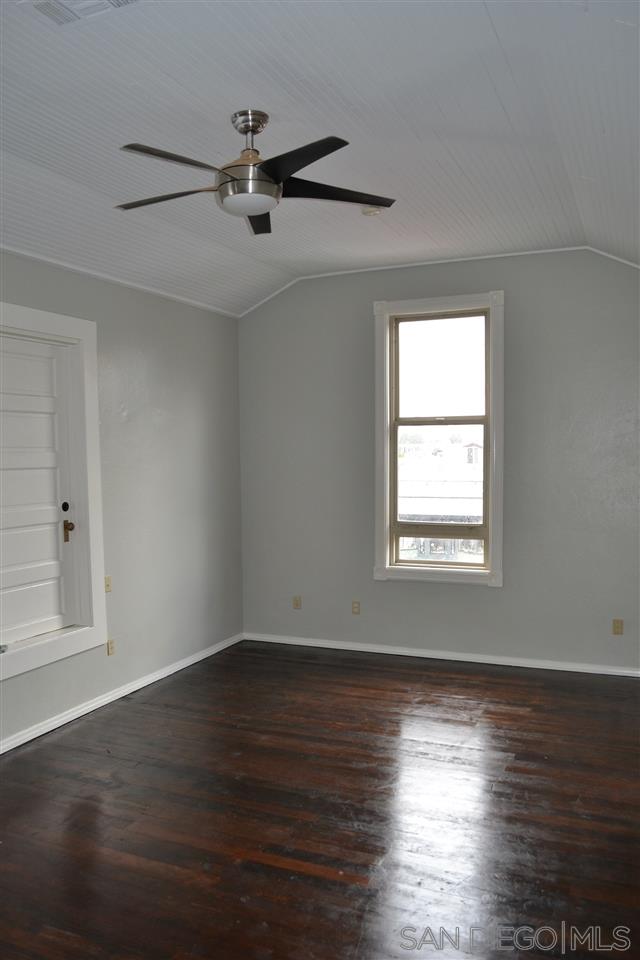 169 E Main St — photo
