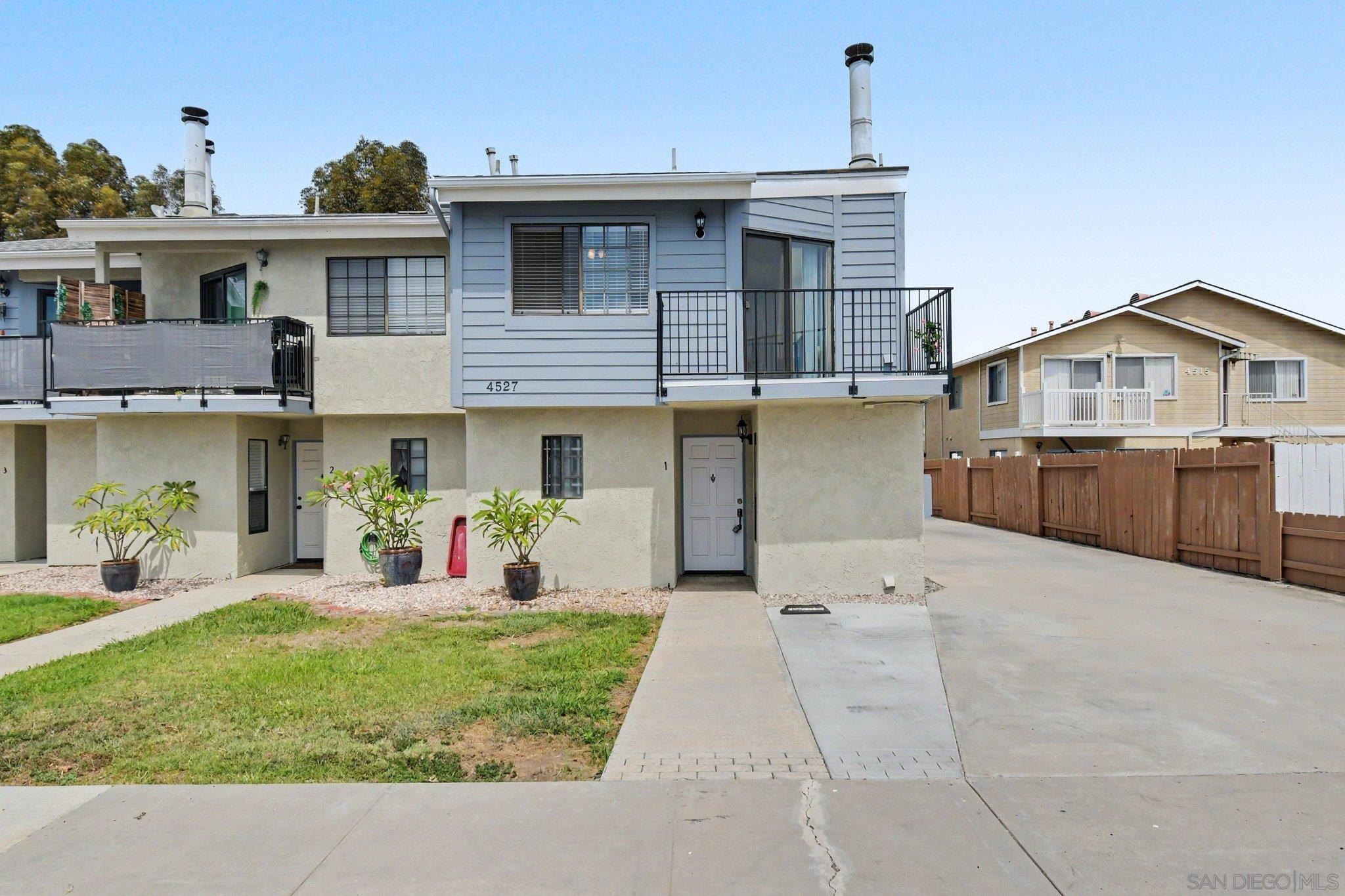 0 4527 Contour Blvd 1 — photo