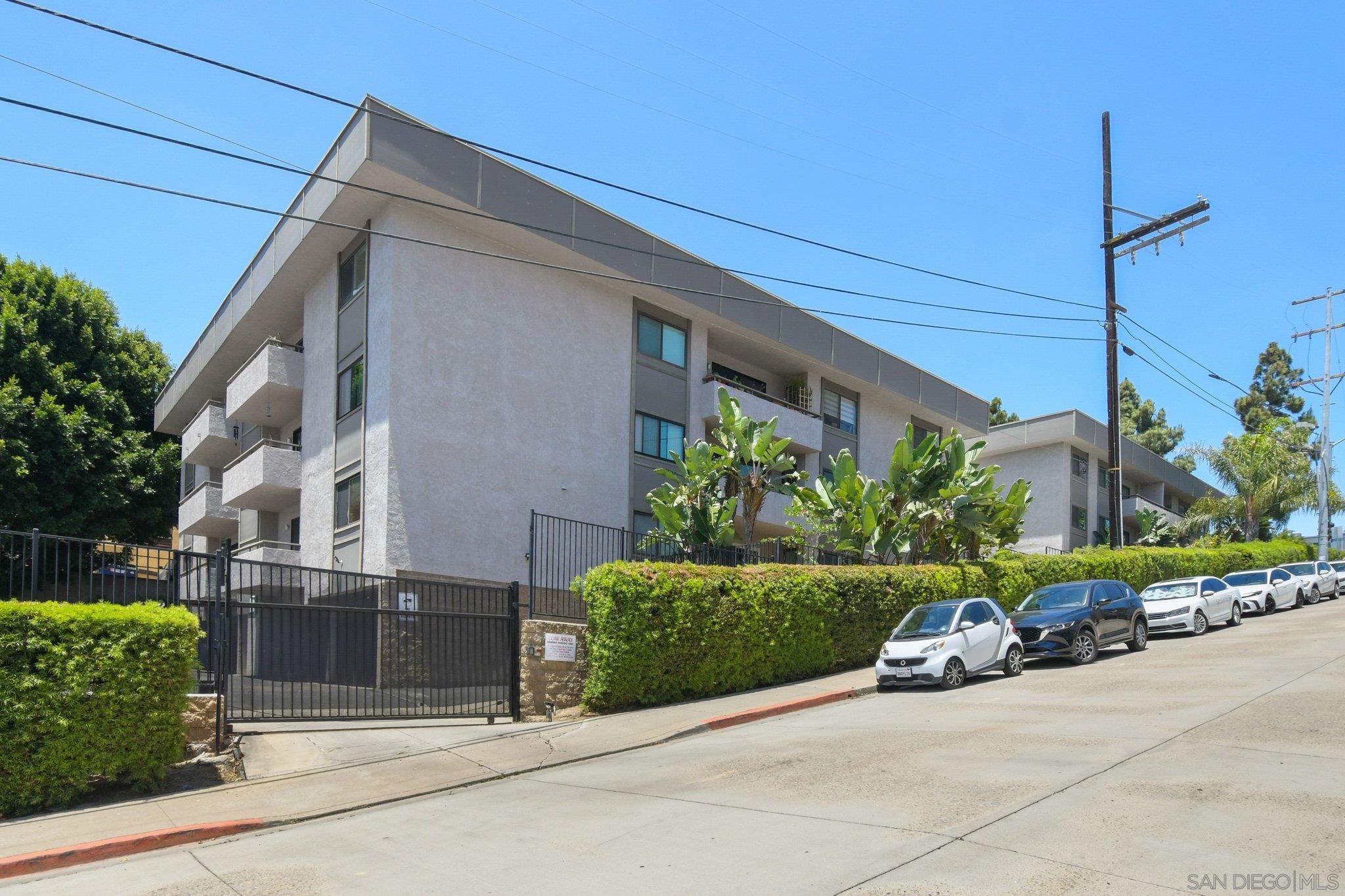 3940 Dove St 204 — photo