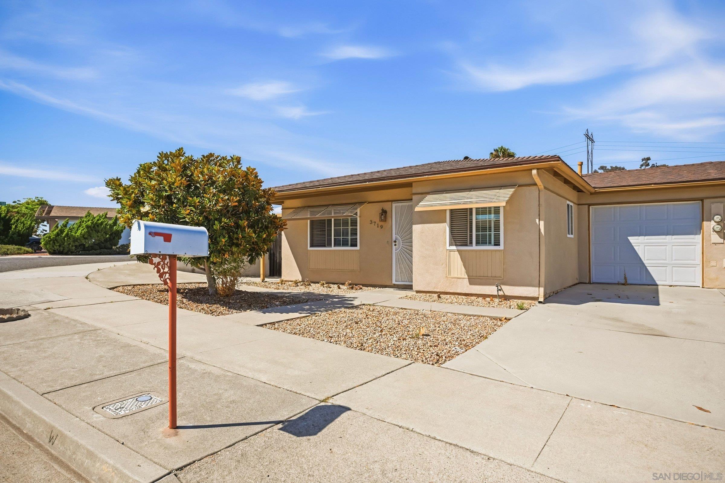 3719 Mira Pacific Dr — photo