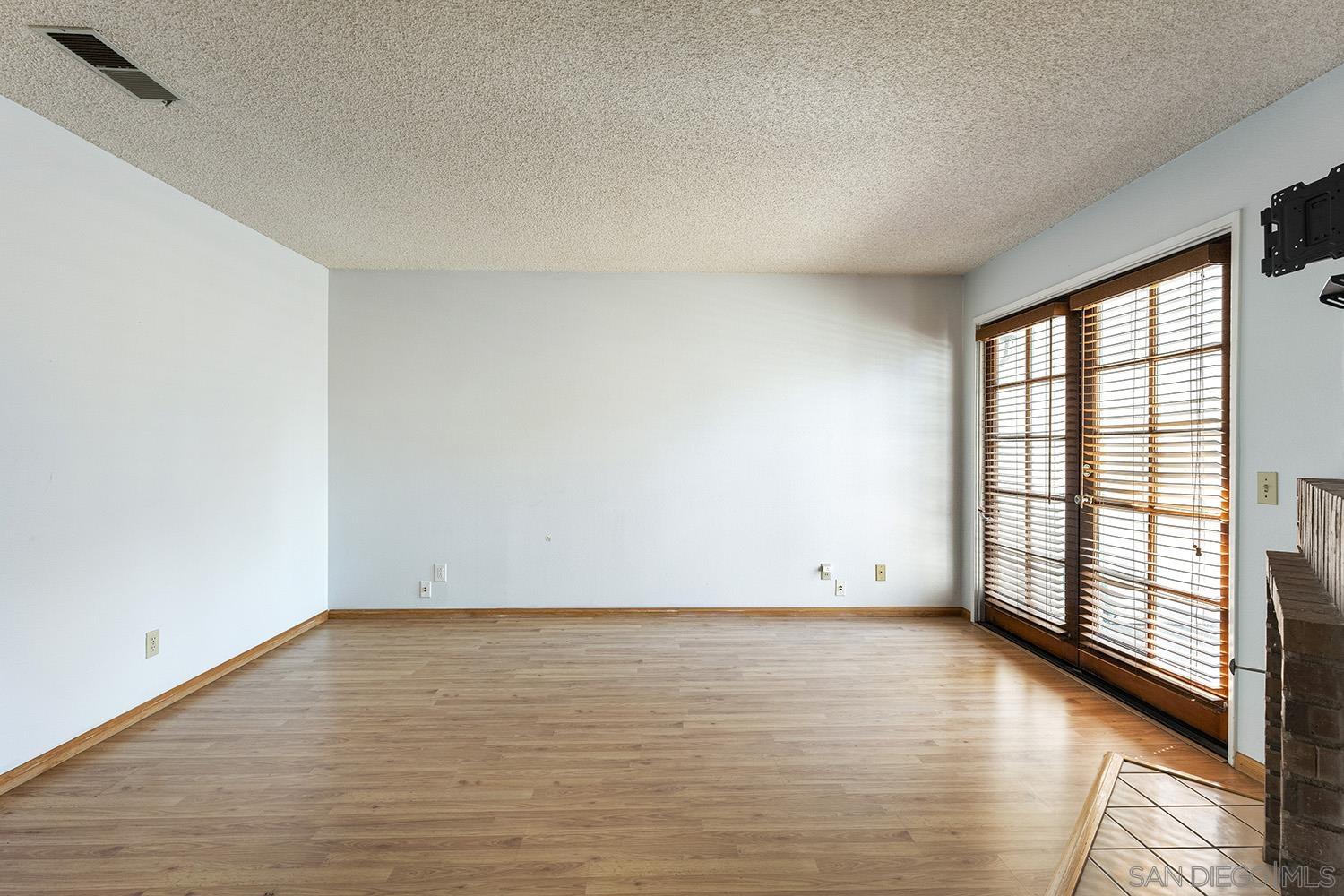 1415 Summit Dr — photo