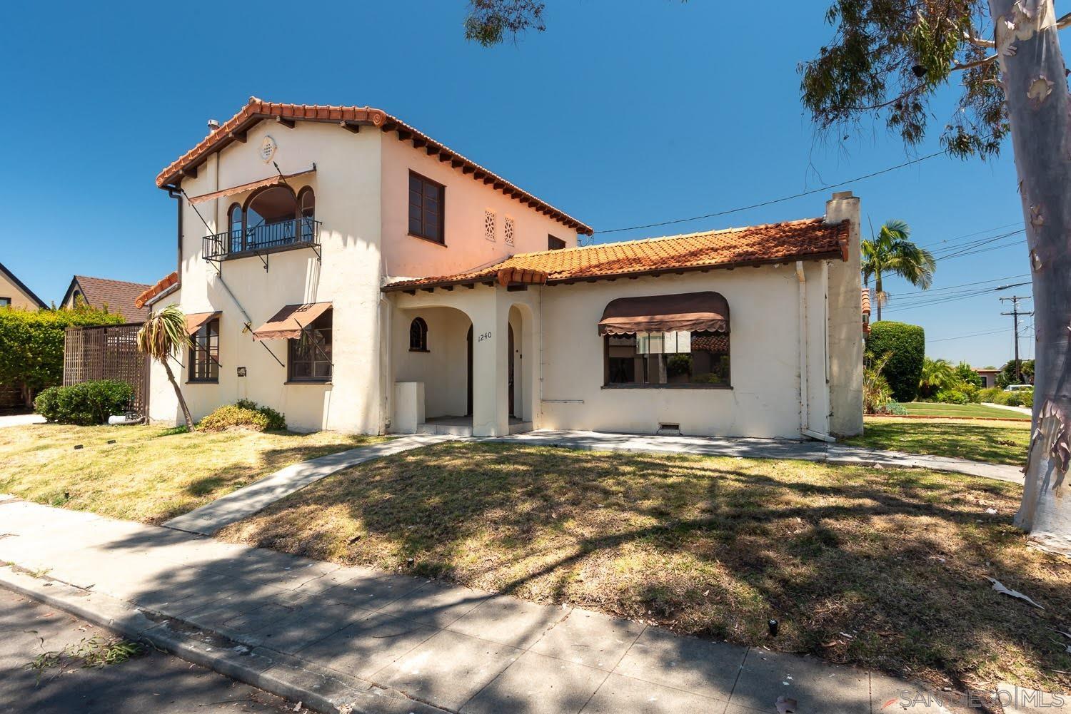1240 Golden Gate Dr — photo