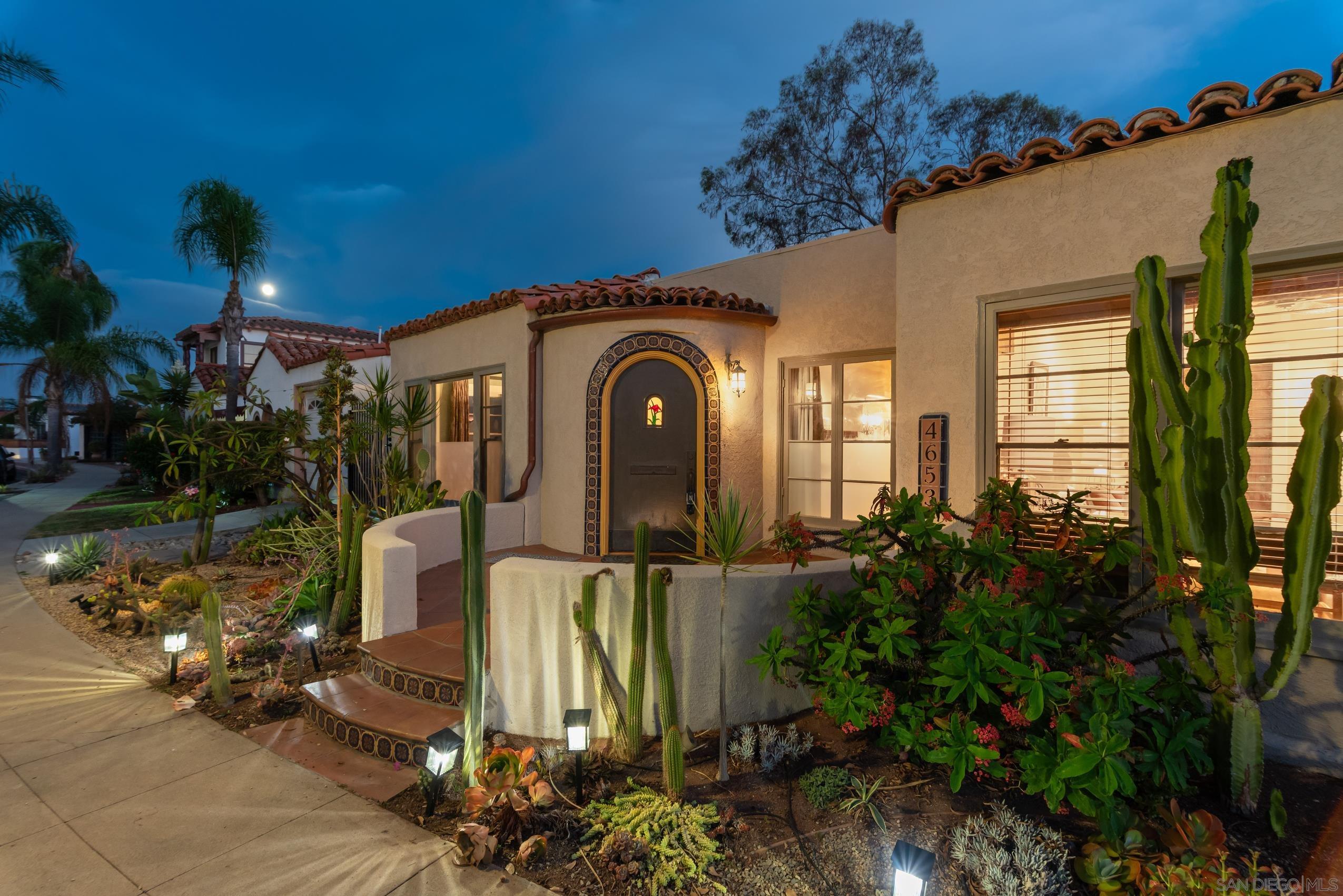 4653 E Talmadge Dr — photo