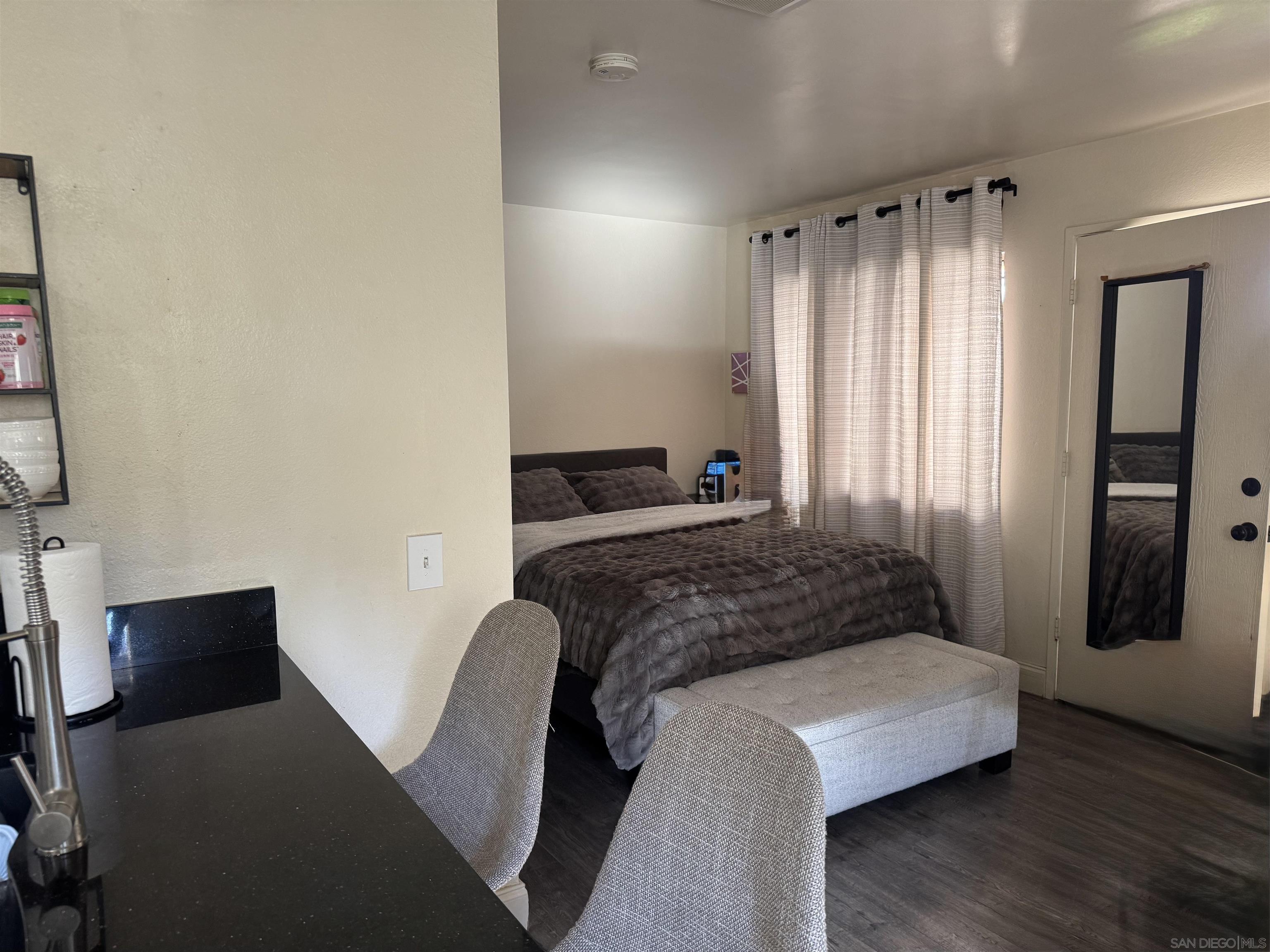 871 W San Ysidro Blvd 9 — photo