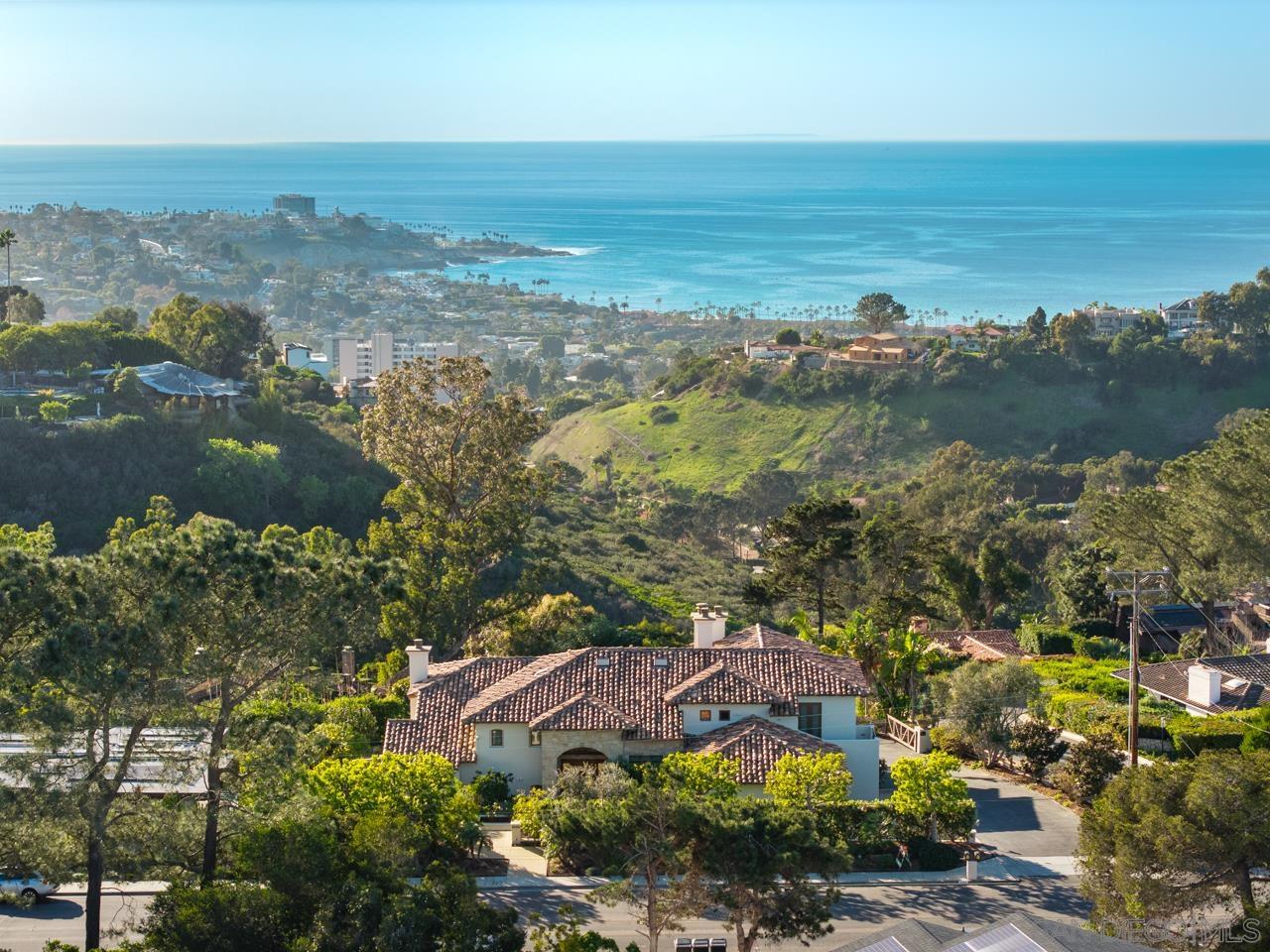 8080 La Jolla Scenic Dr — photo