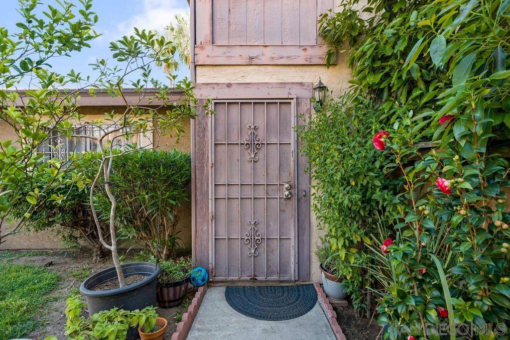 1302 W San Ysidro Unit C — photo