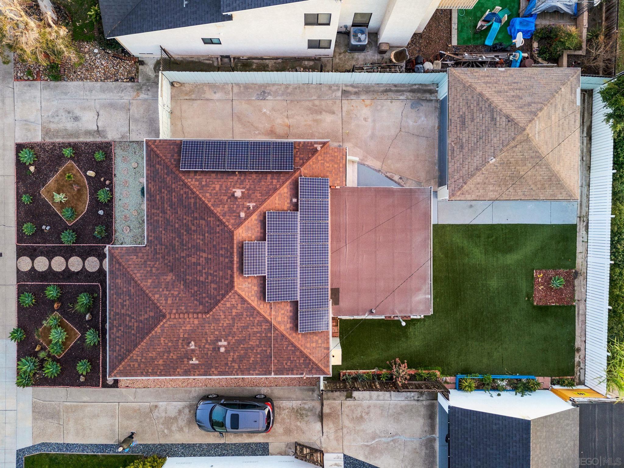 4220 E Overlook Dr — photo