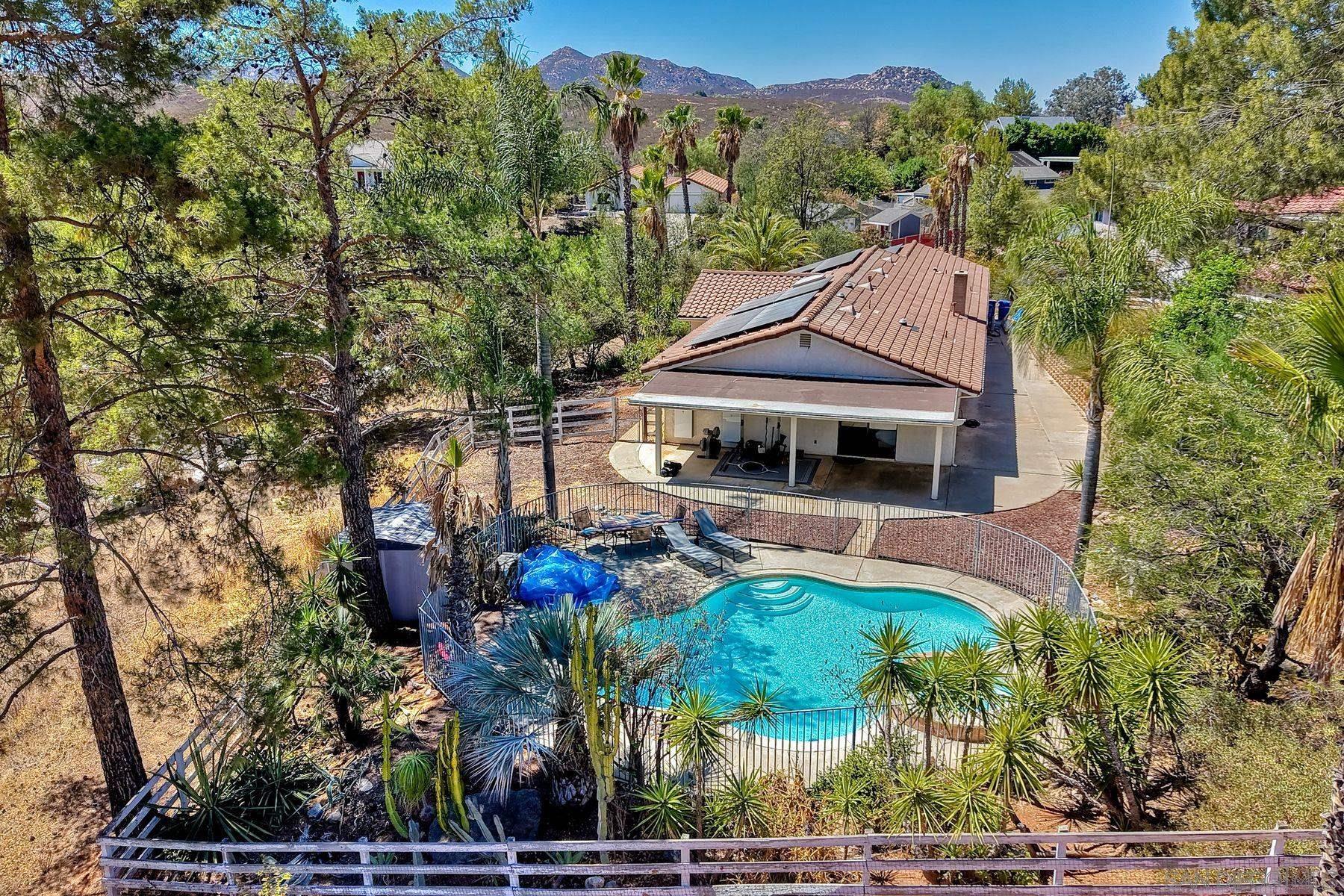 25766 Caryn Ct — photo