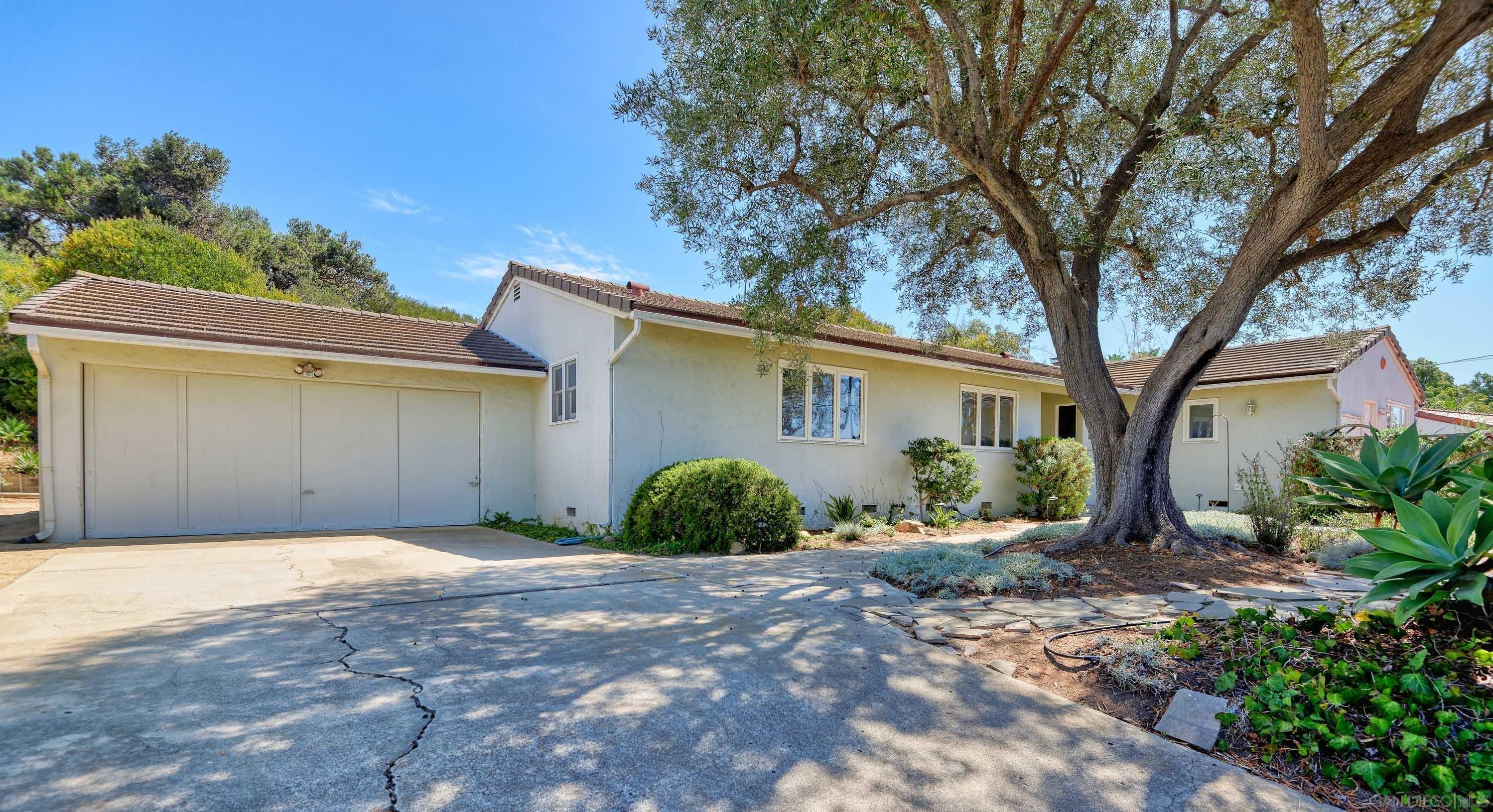 6381 Castejon — photo