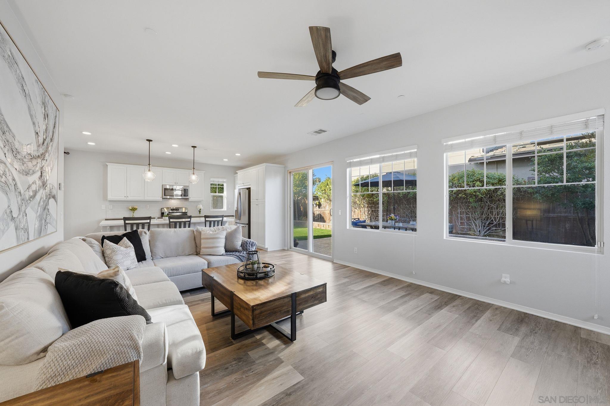 310 Dahlia Way — photo