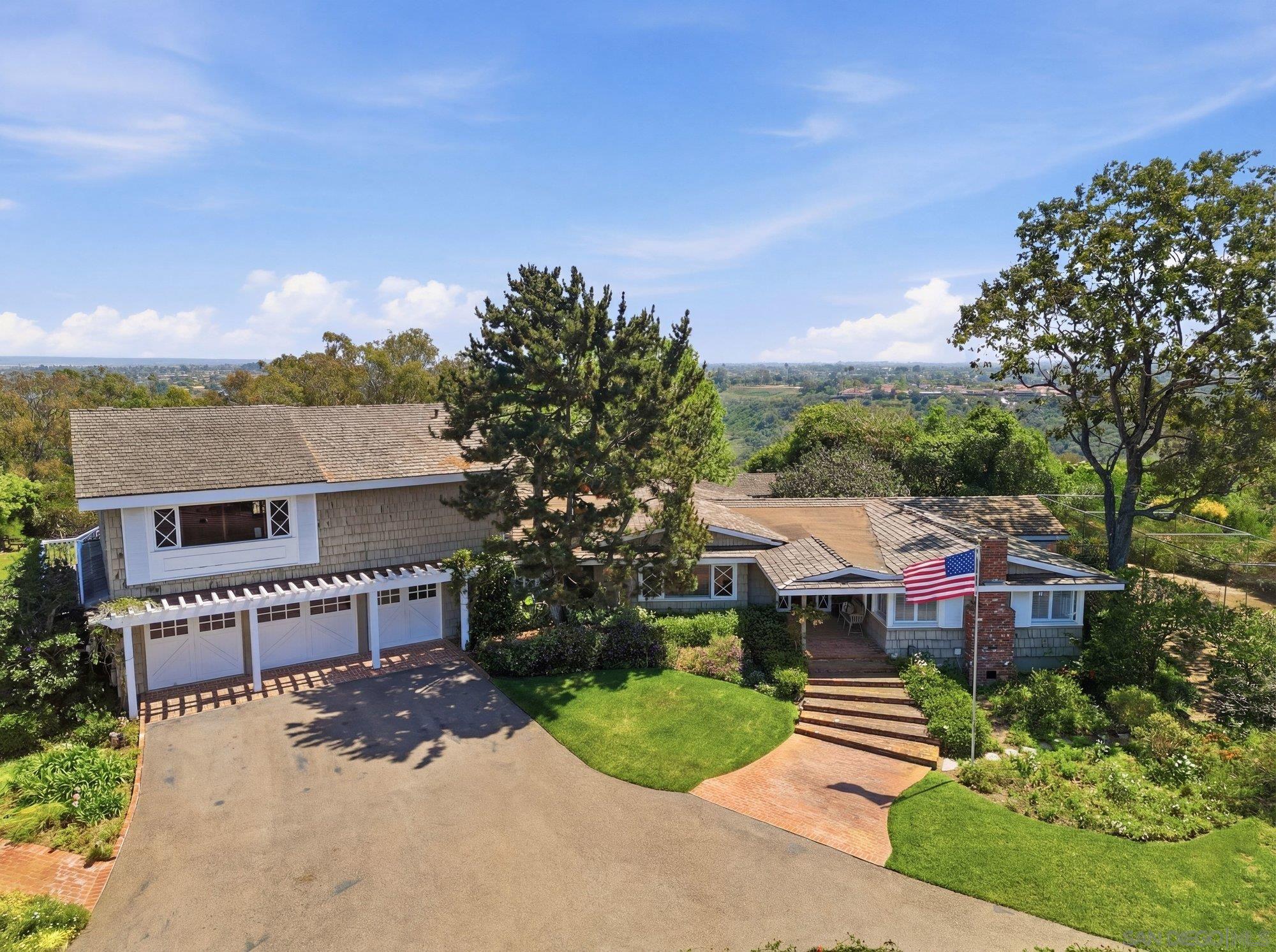 2954 Woodford Dr — photo