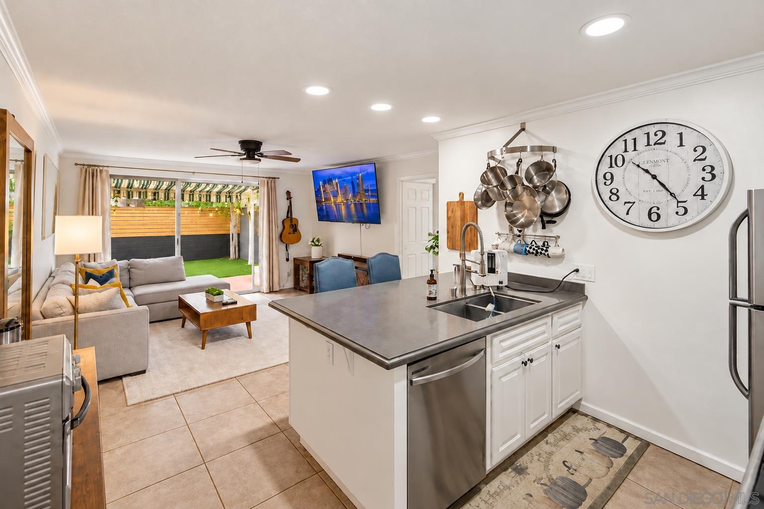 8022 Linda Vista Rd 1M — photo