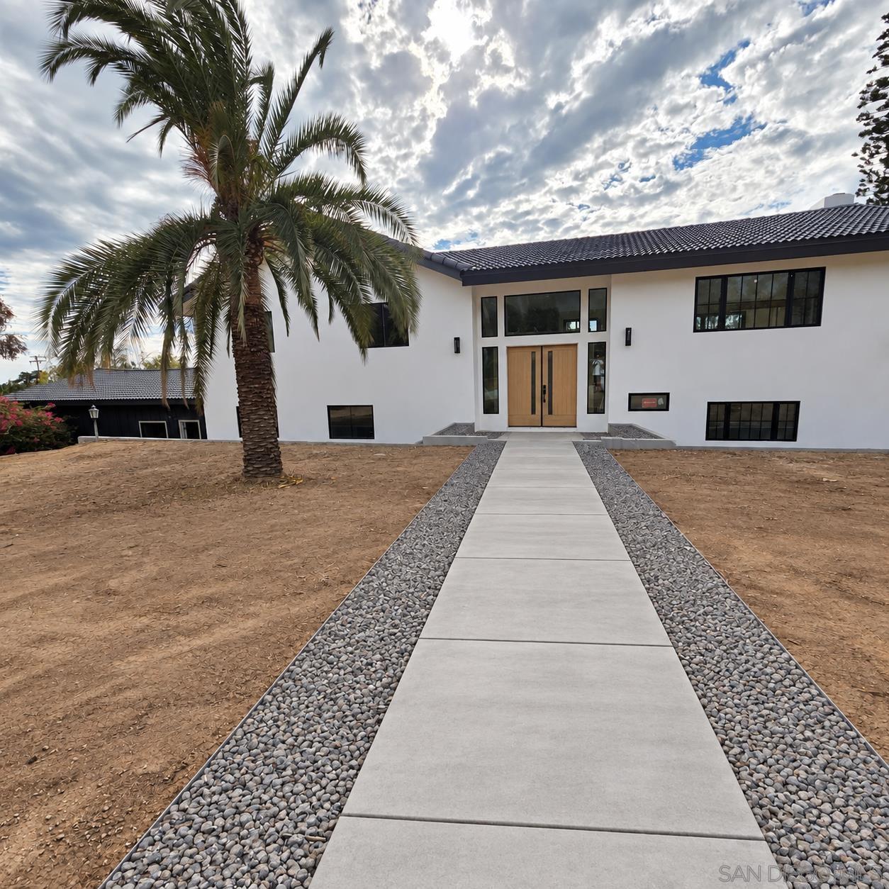 2530 3/4 Foothill Dr — photo