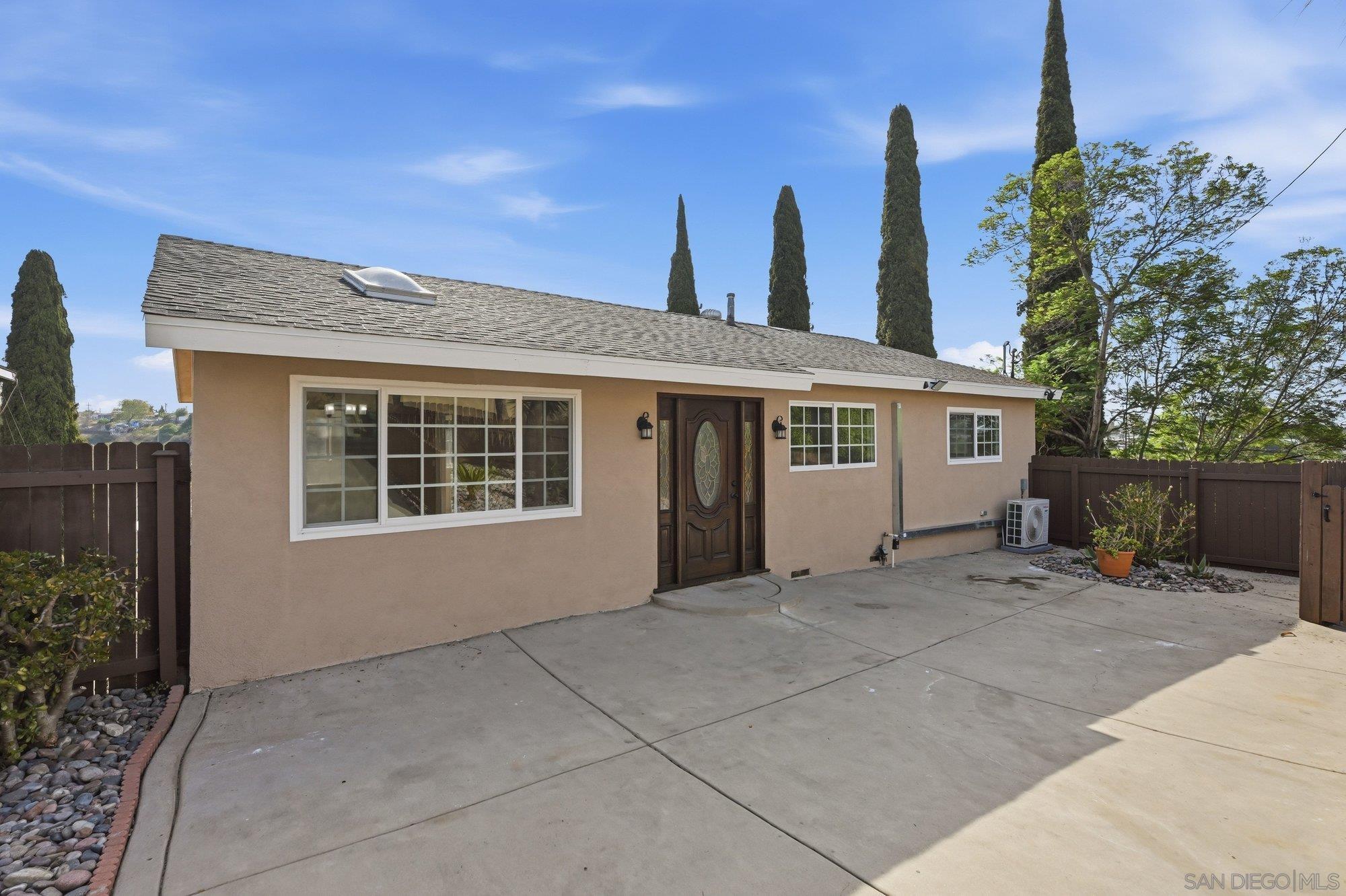 2473 Highland Ave — photo
