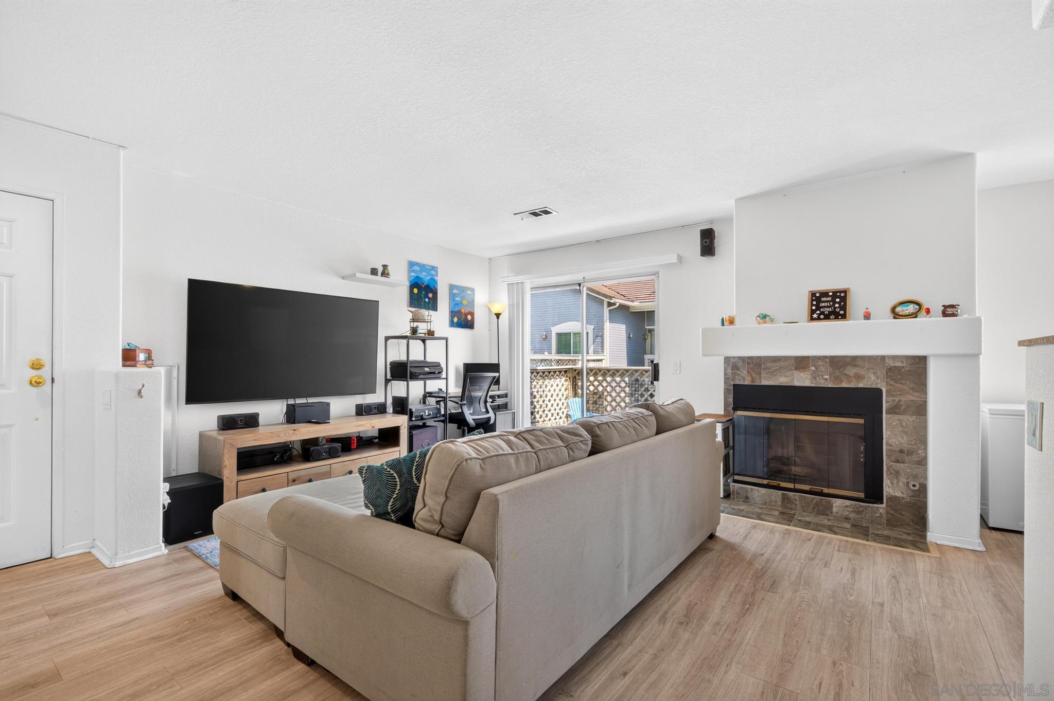 13945 Midland Rd — photo