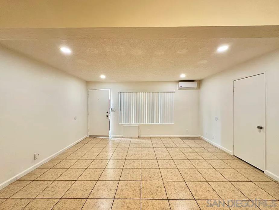 9360 San Diego 3 — photo