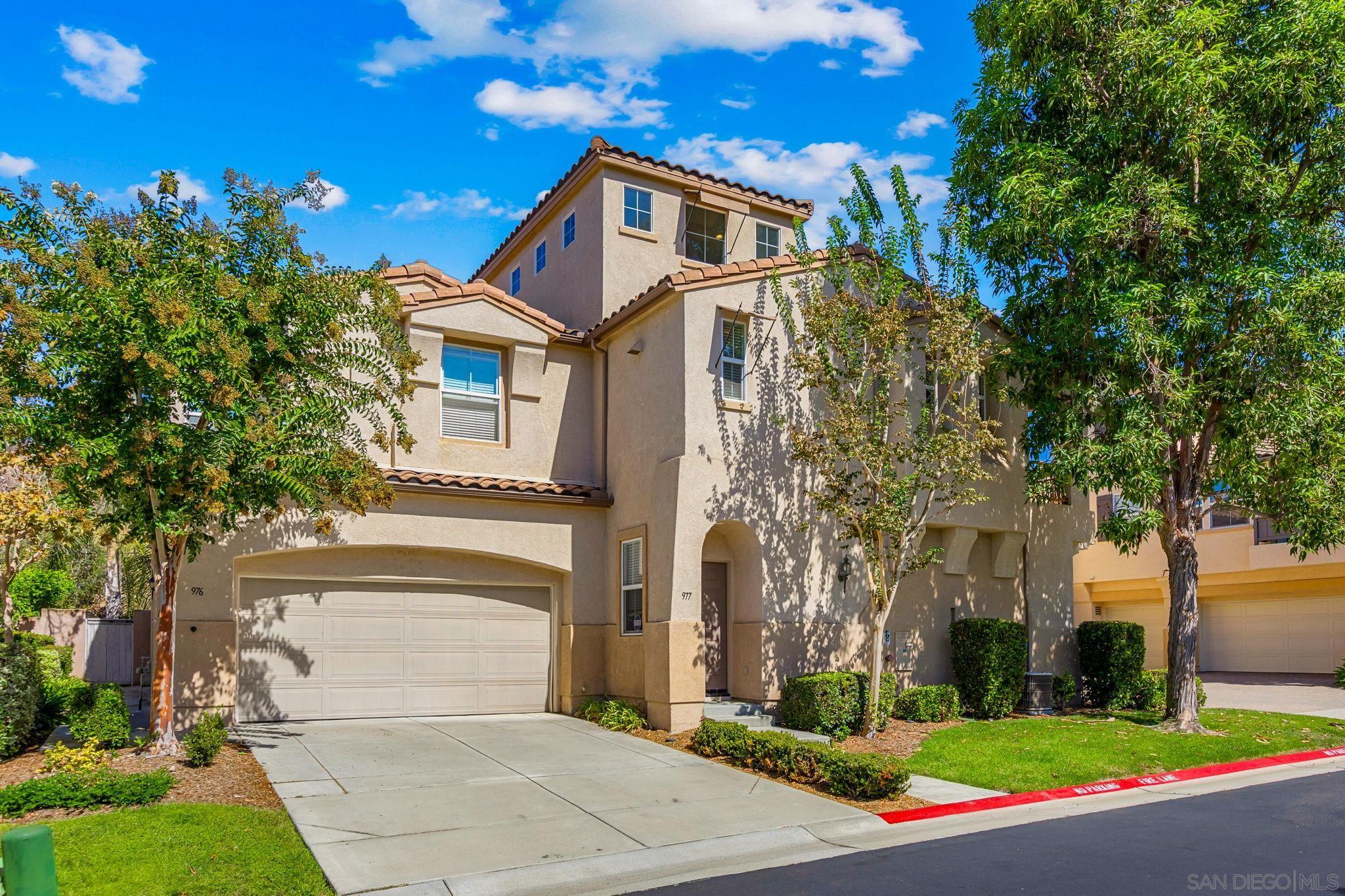 977 Pearleaf Ct — photo