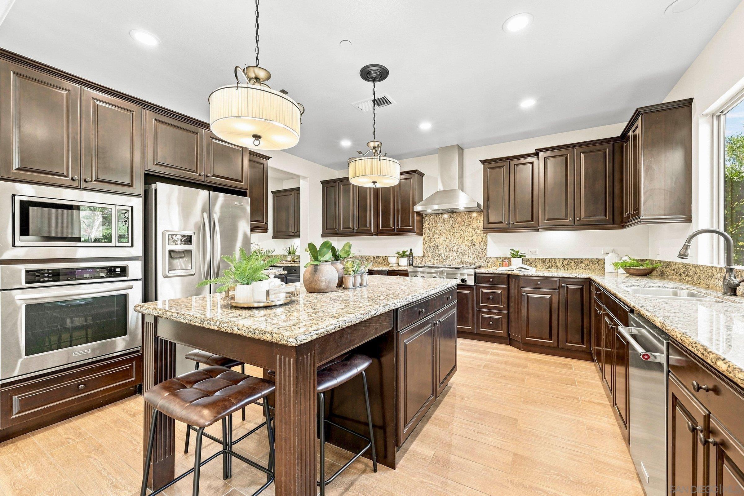 3051 Vineyard Way — photo
