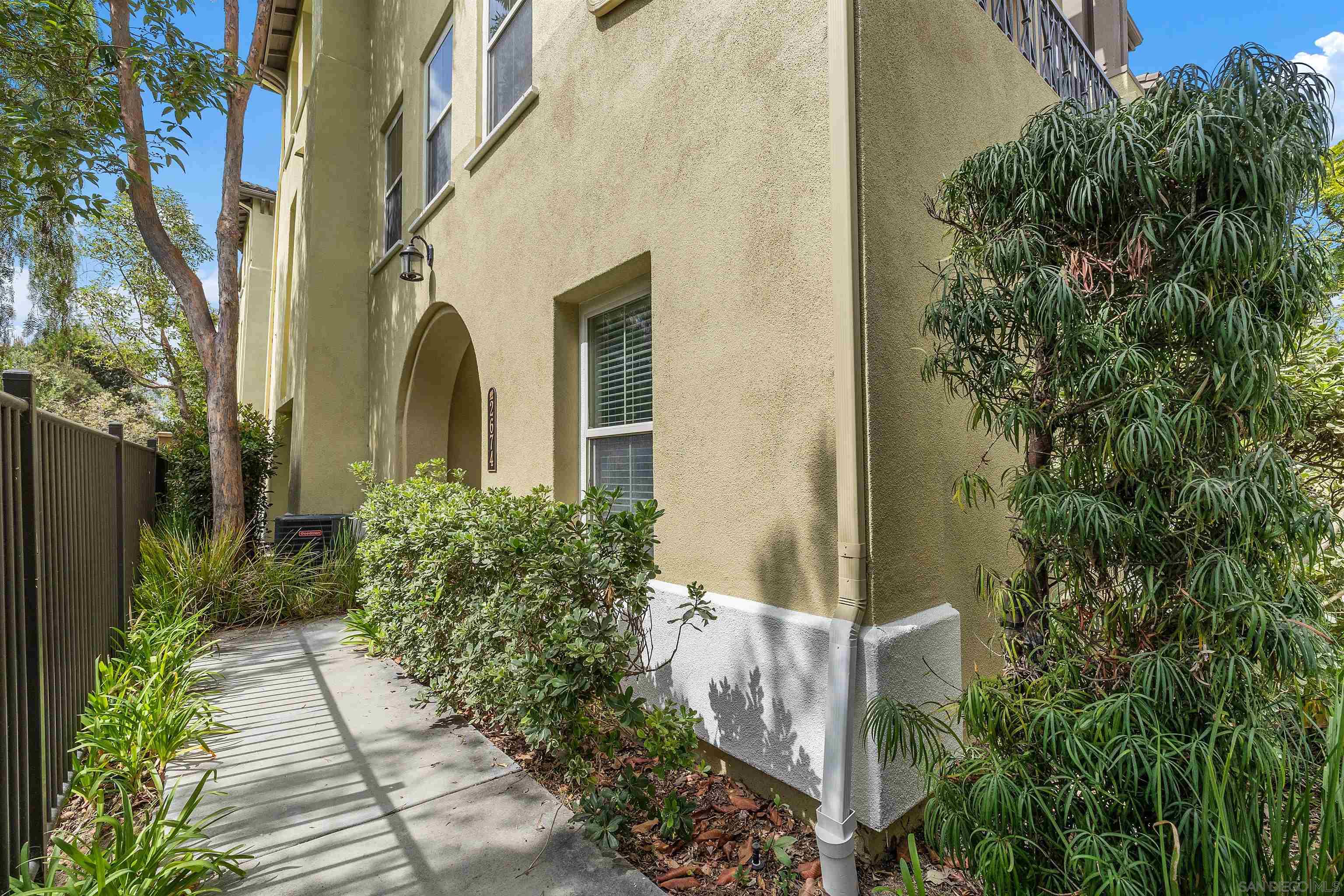 2674 Escala Cir — photo