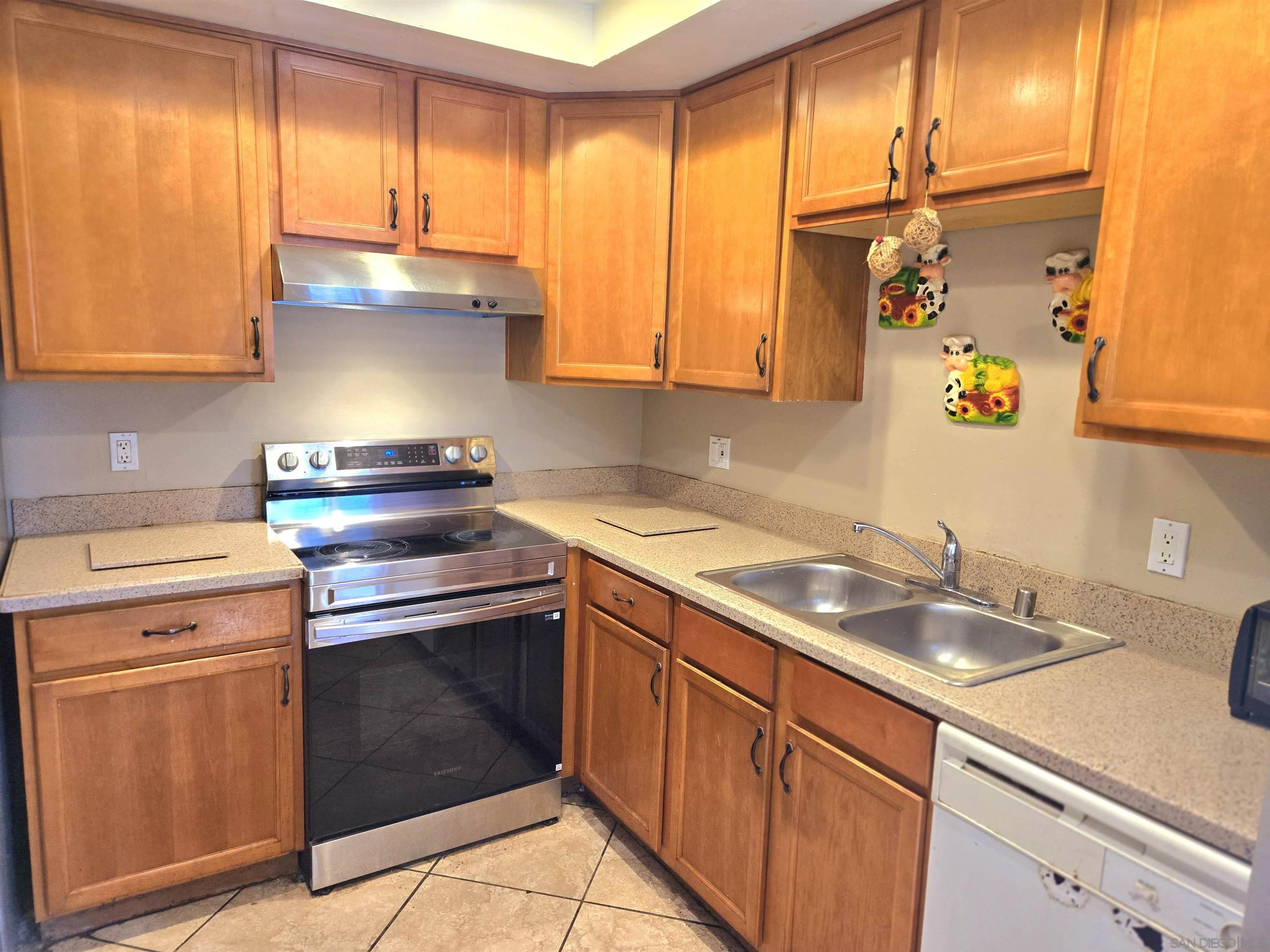 475 N Midway Dr 236 — photo