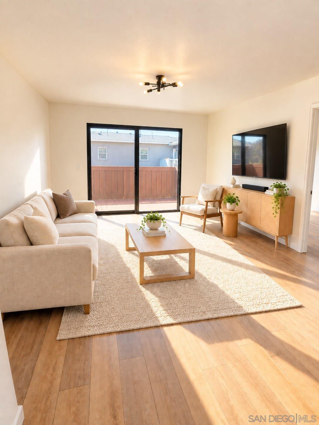 1351 Holly Ave Unit D — photo