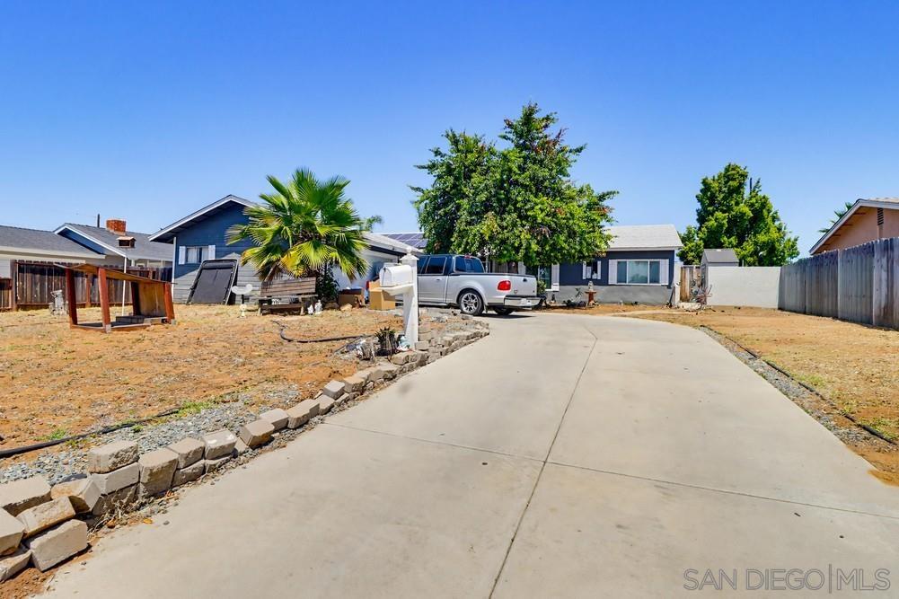 121 S Stephanie Ln — photo
