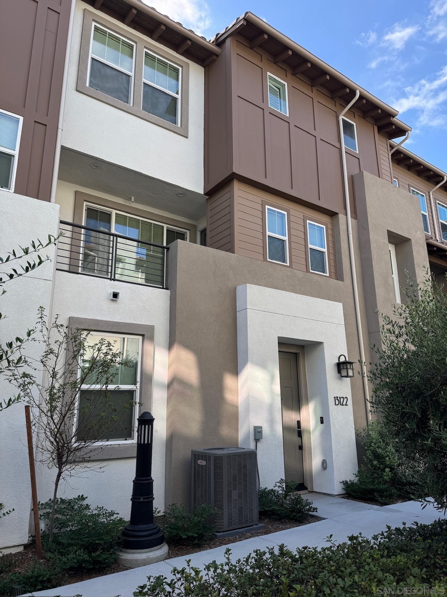 13122 Lumen Way — photo
