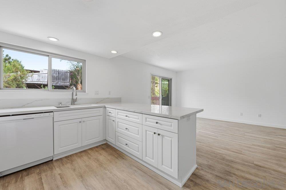 155 Rosebay Dr 40 — photo