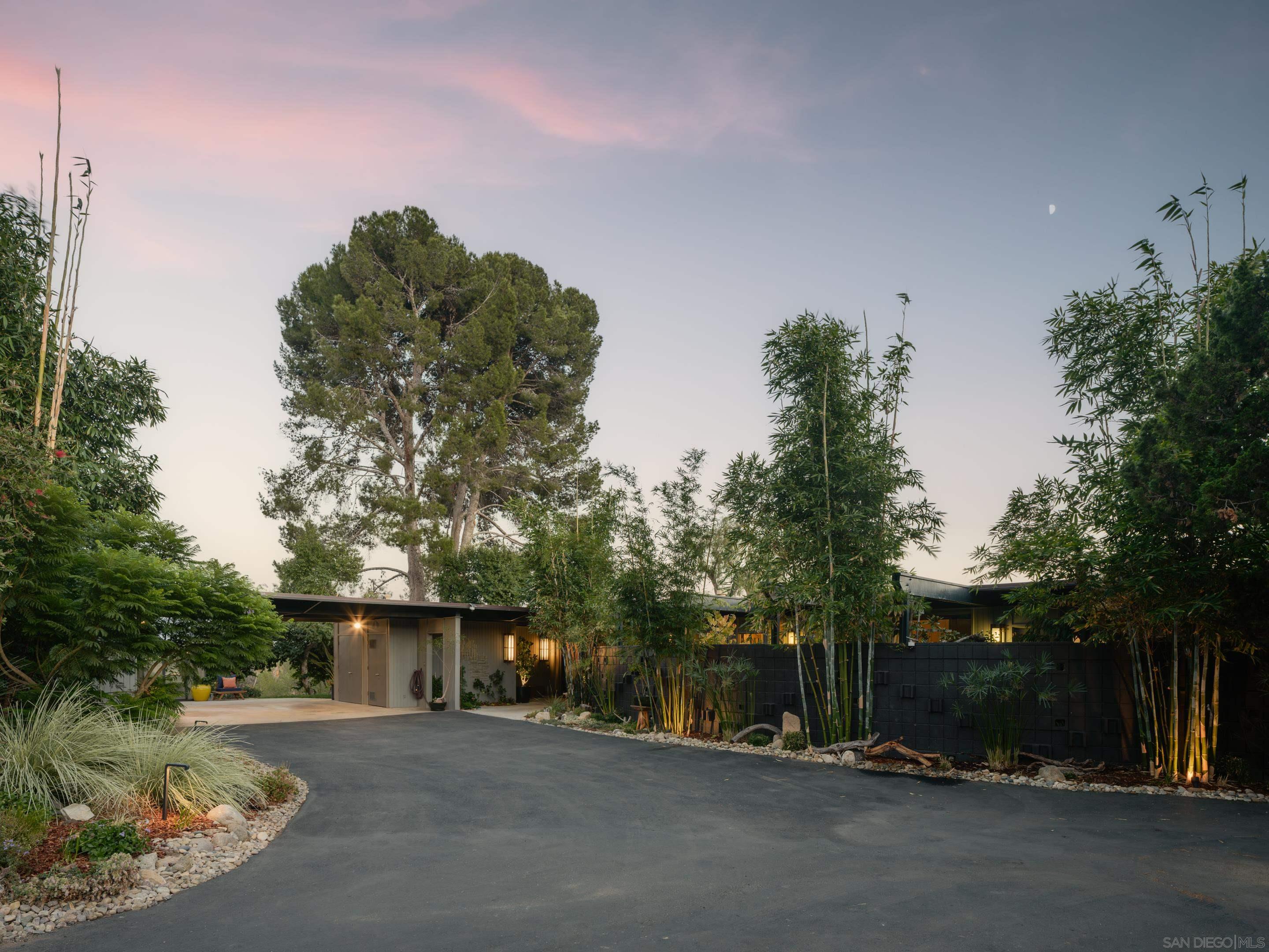 10801 Dewitt — photo