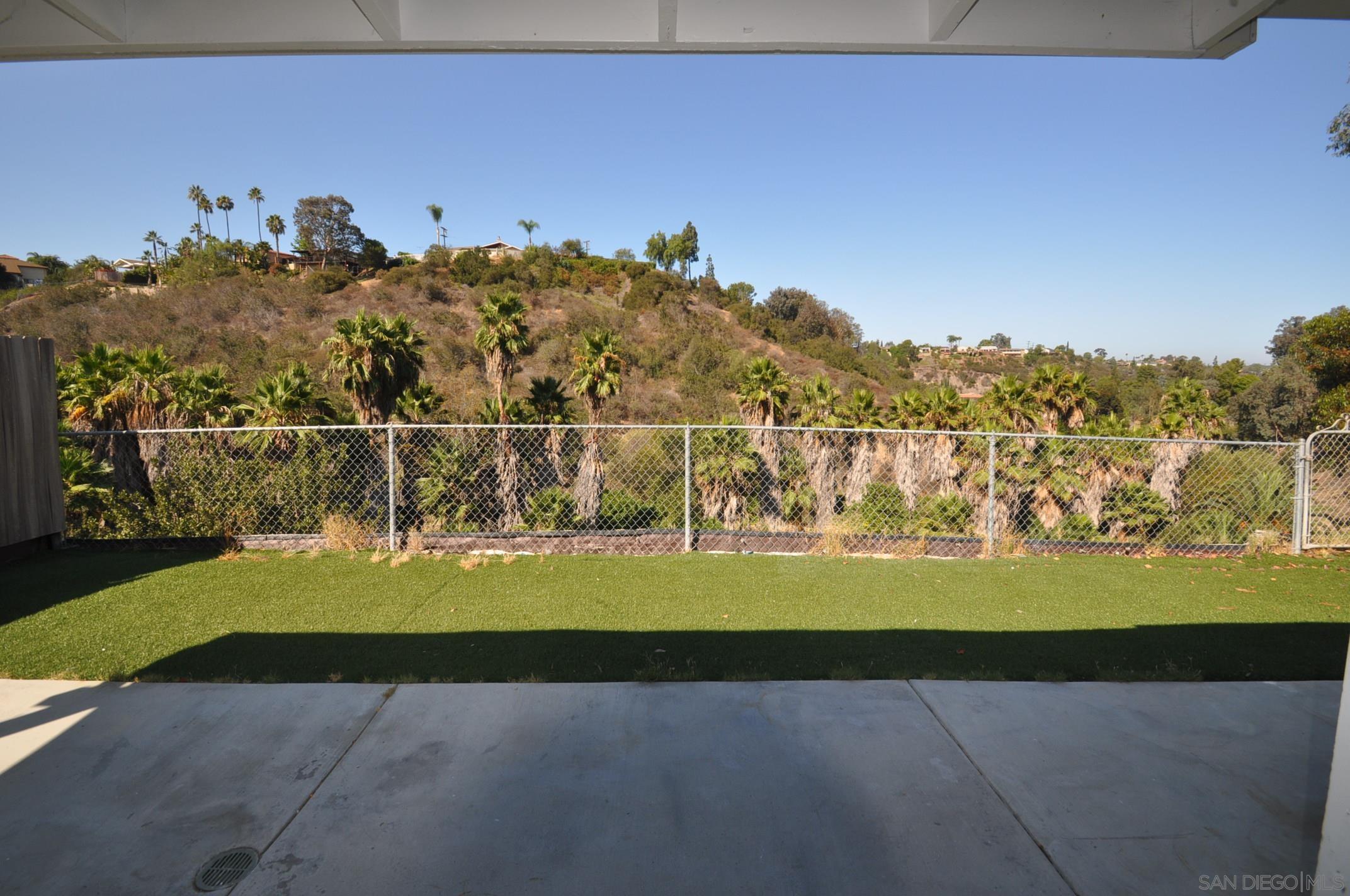 5561 Baja Dr — photo