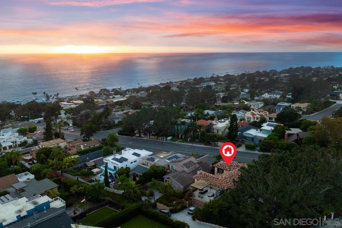 2171 Del Mar Heights Rd — photo