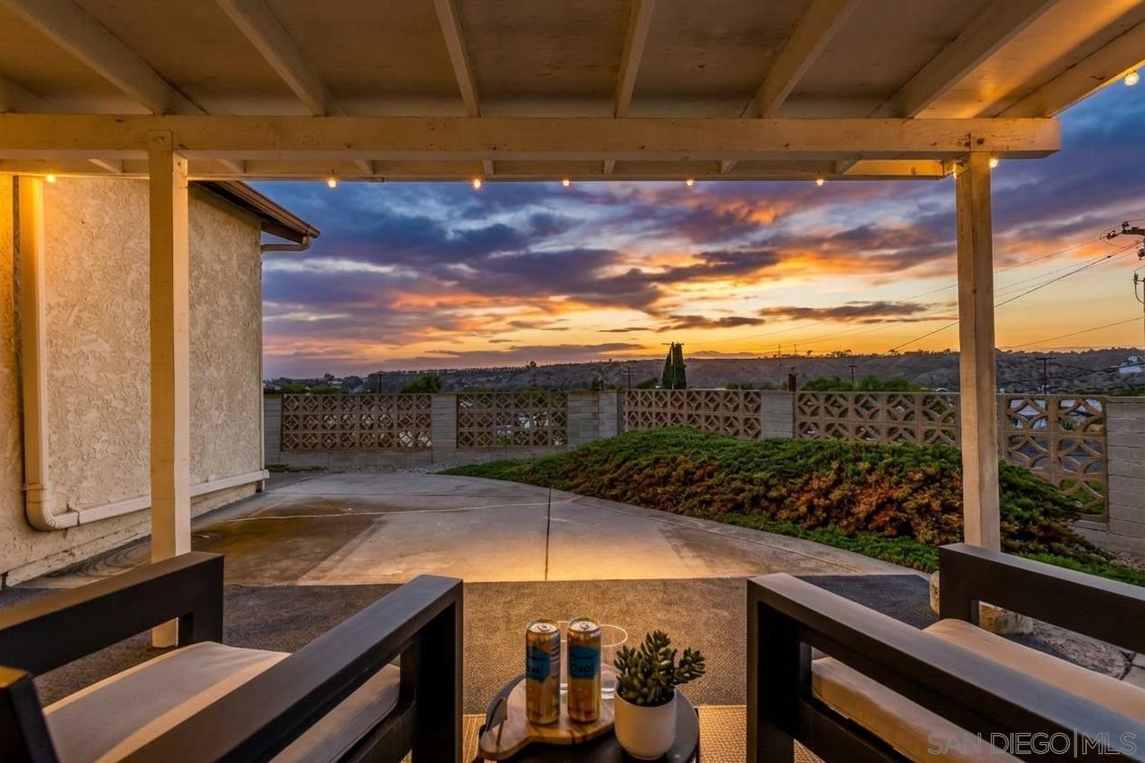6796 Greenbrier Ct — photo