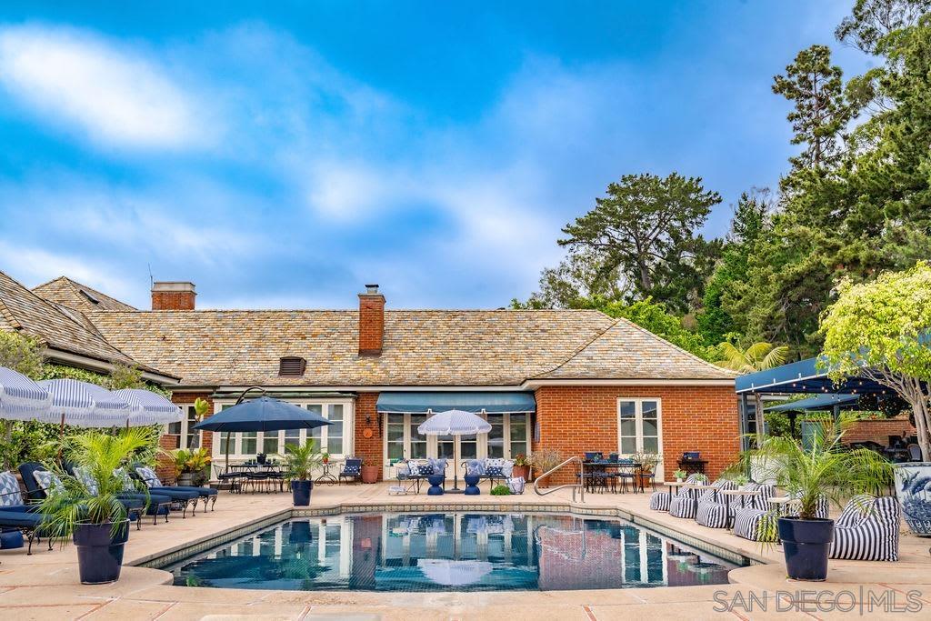 7007 Country Club Dr — photo